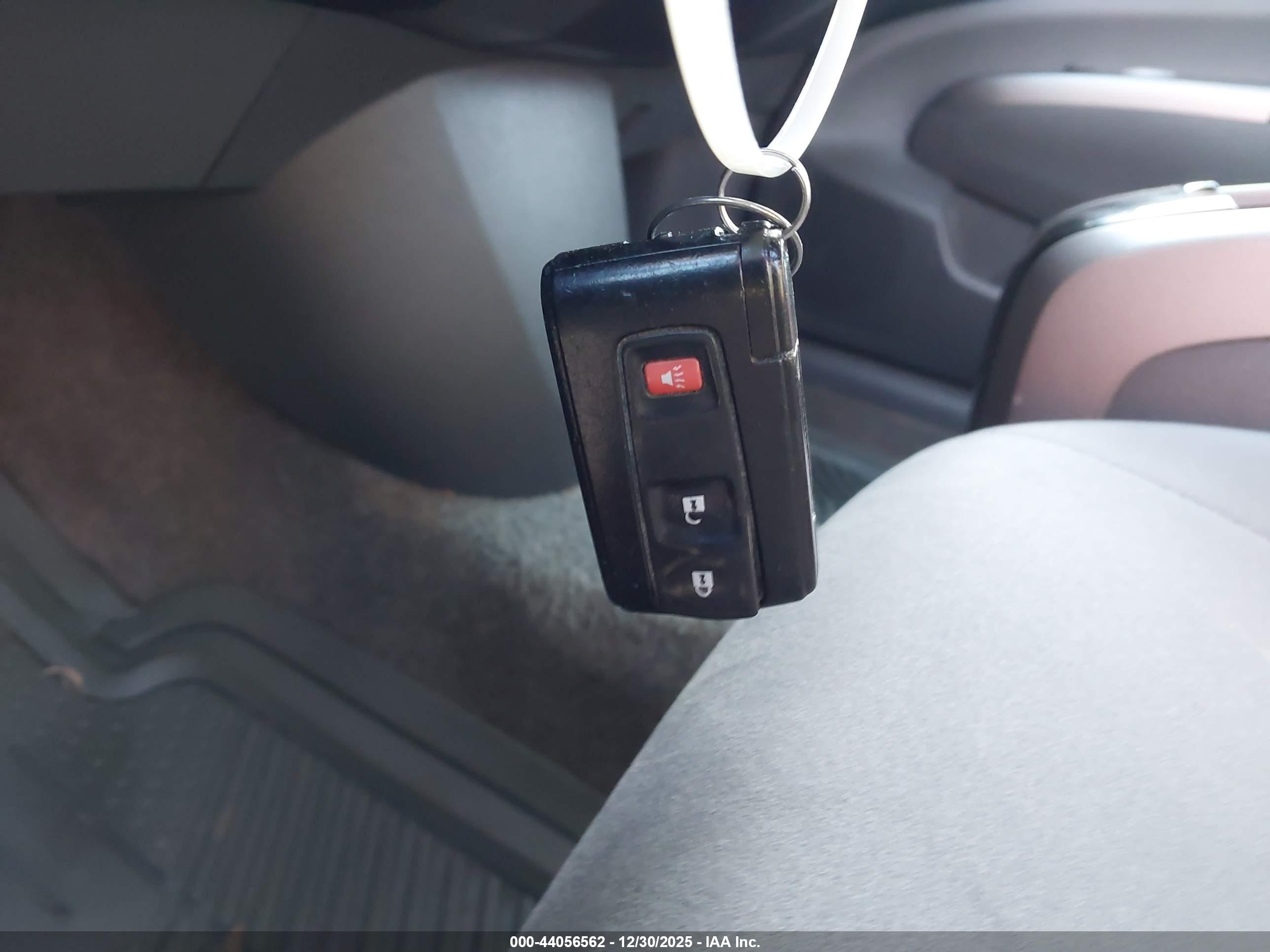 TOYOTA PRIUS image 11