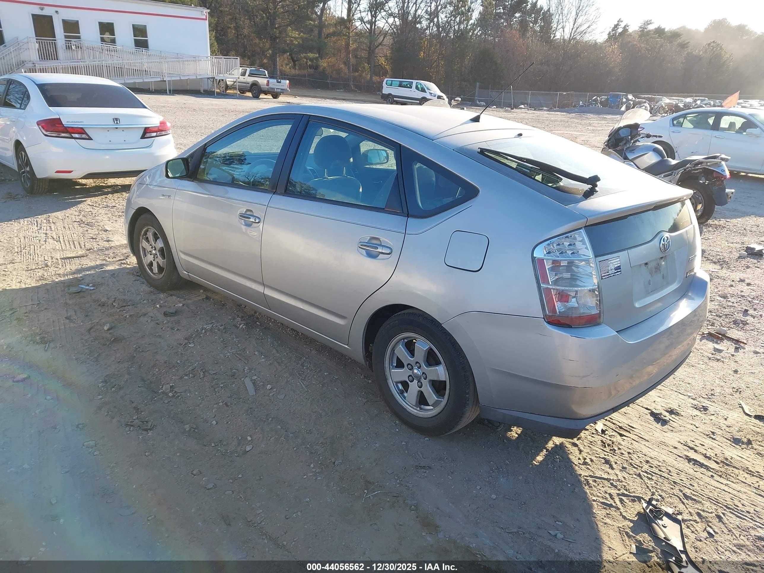 TOYOTA PRIUS image 3