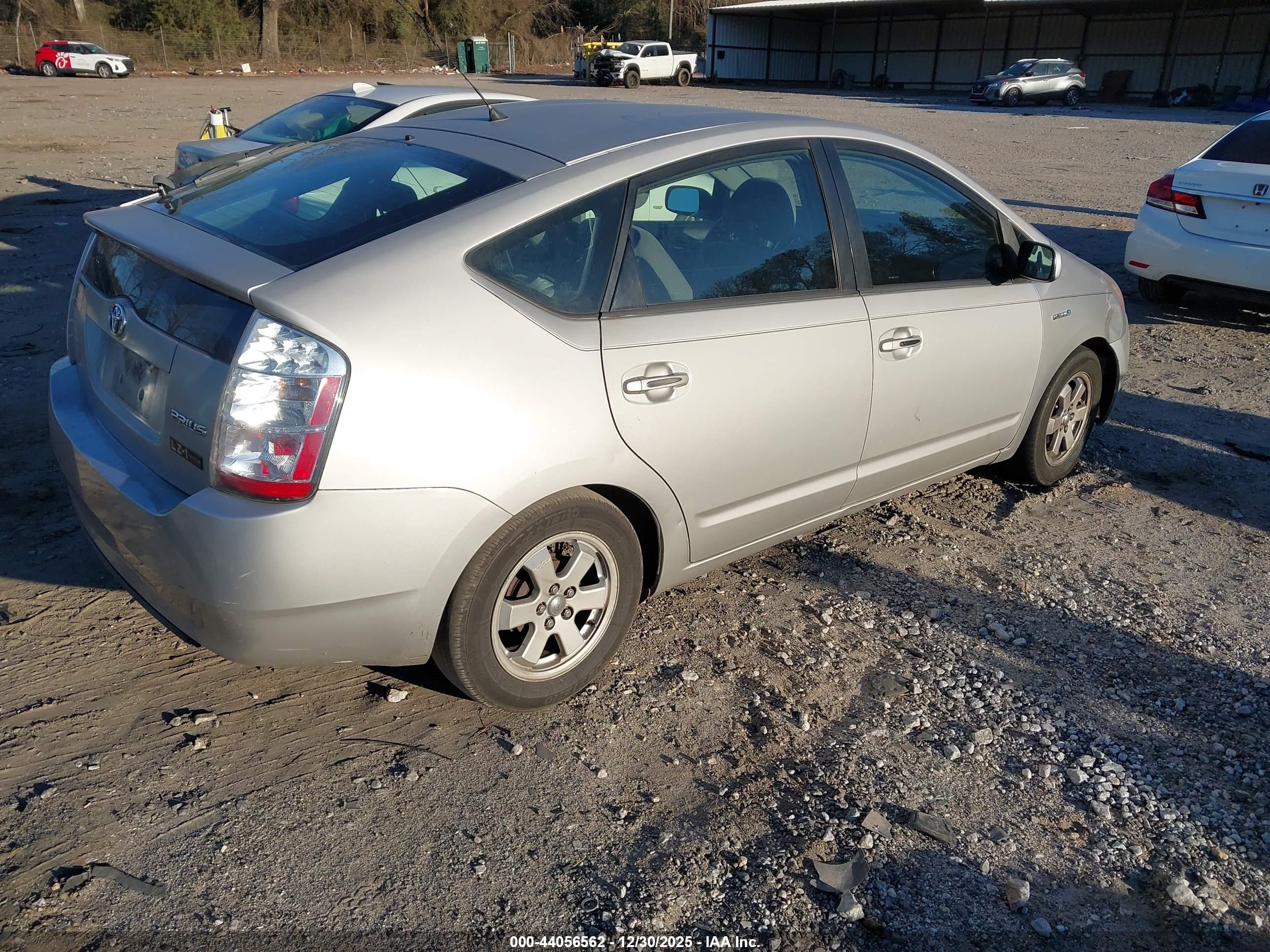 TOYOTA PRIUS image 4