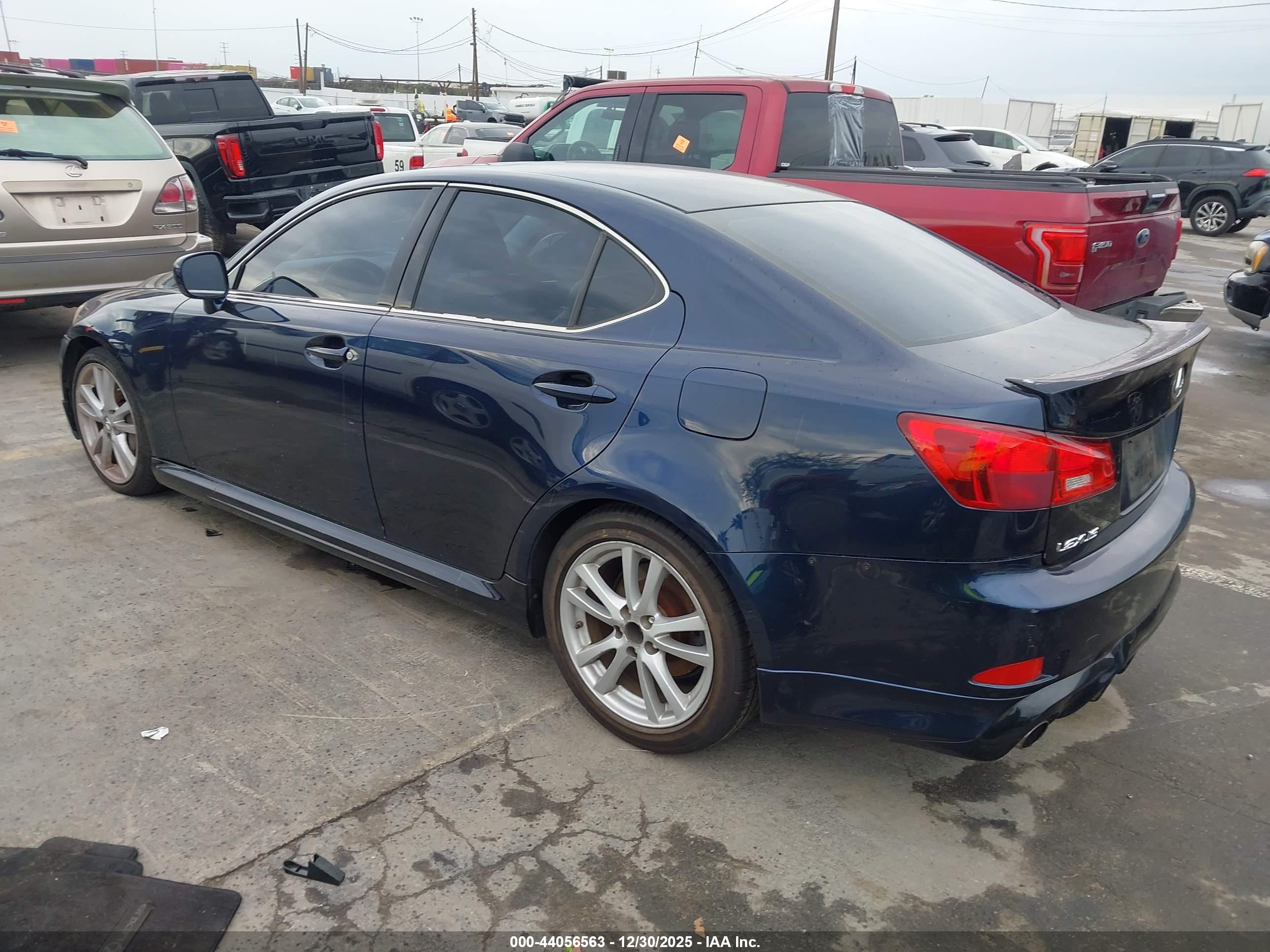 LEXUS IS image 3