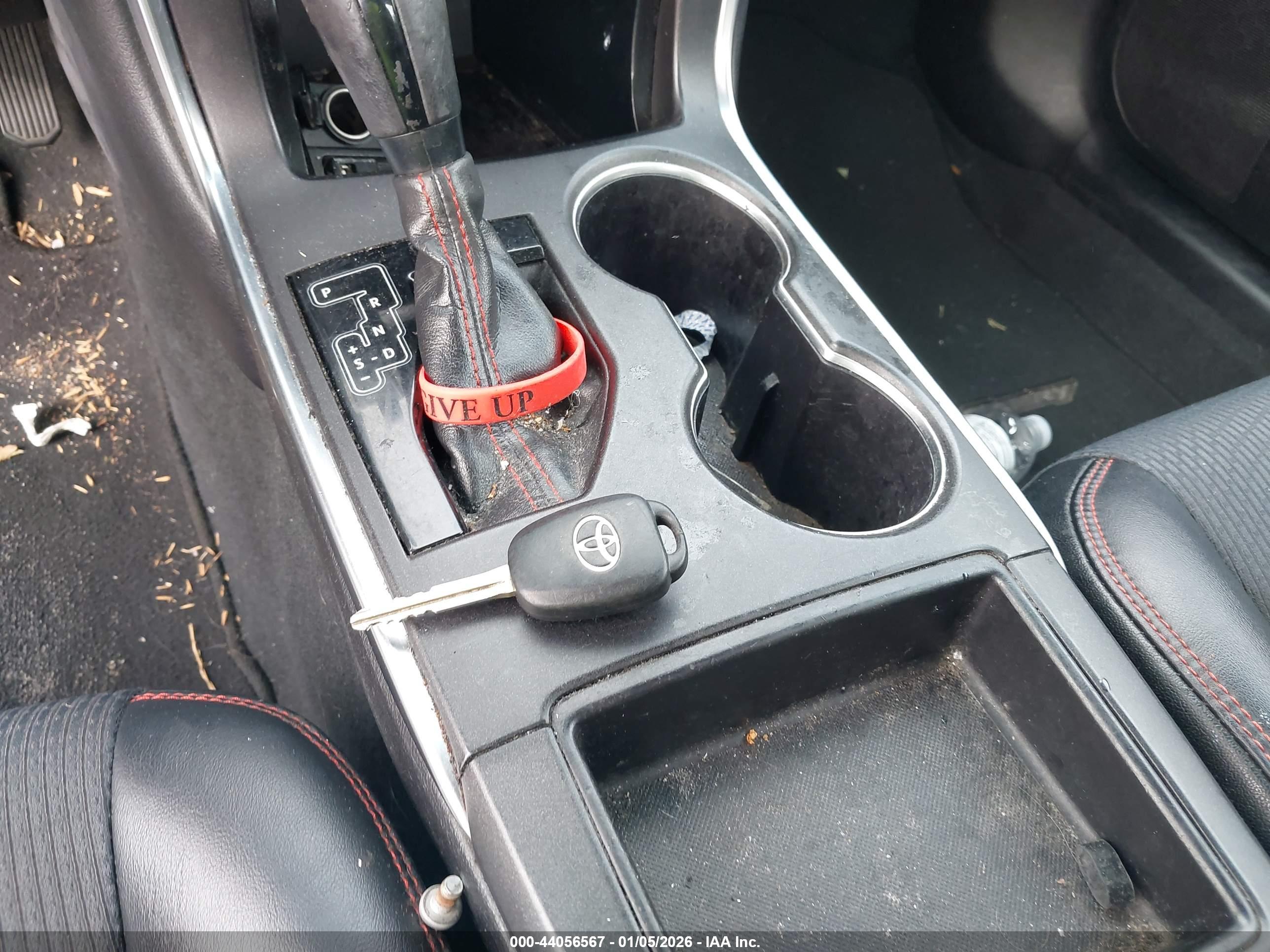 TOYOTA CAMRY image 11