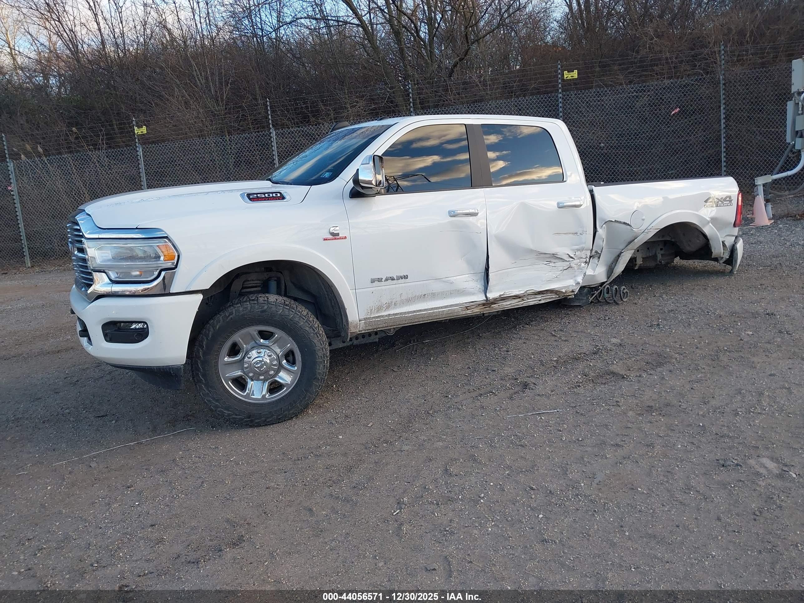 RAM 2500 image 2