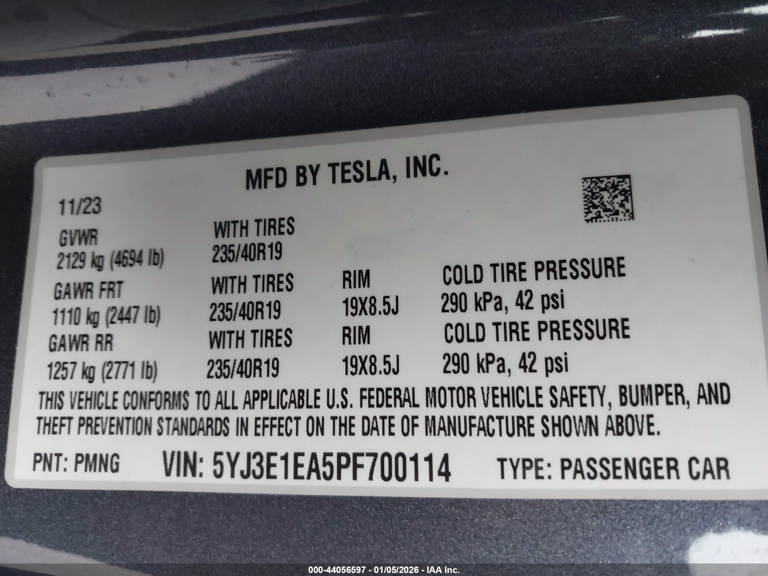 TESLA MODEL image 9