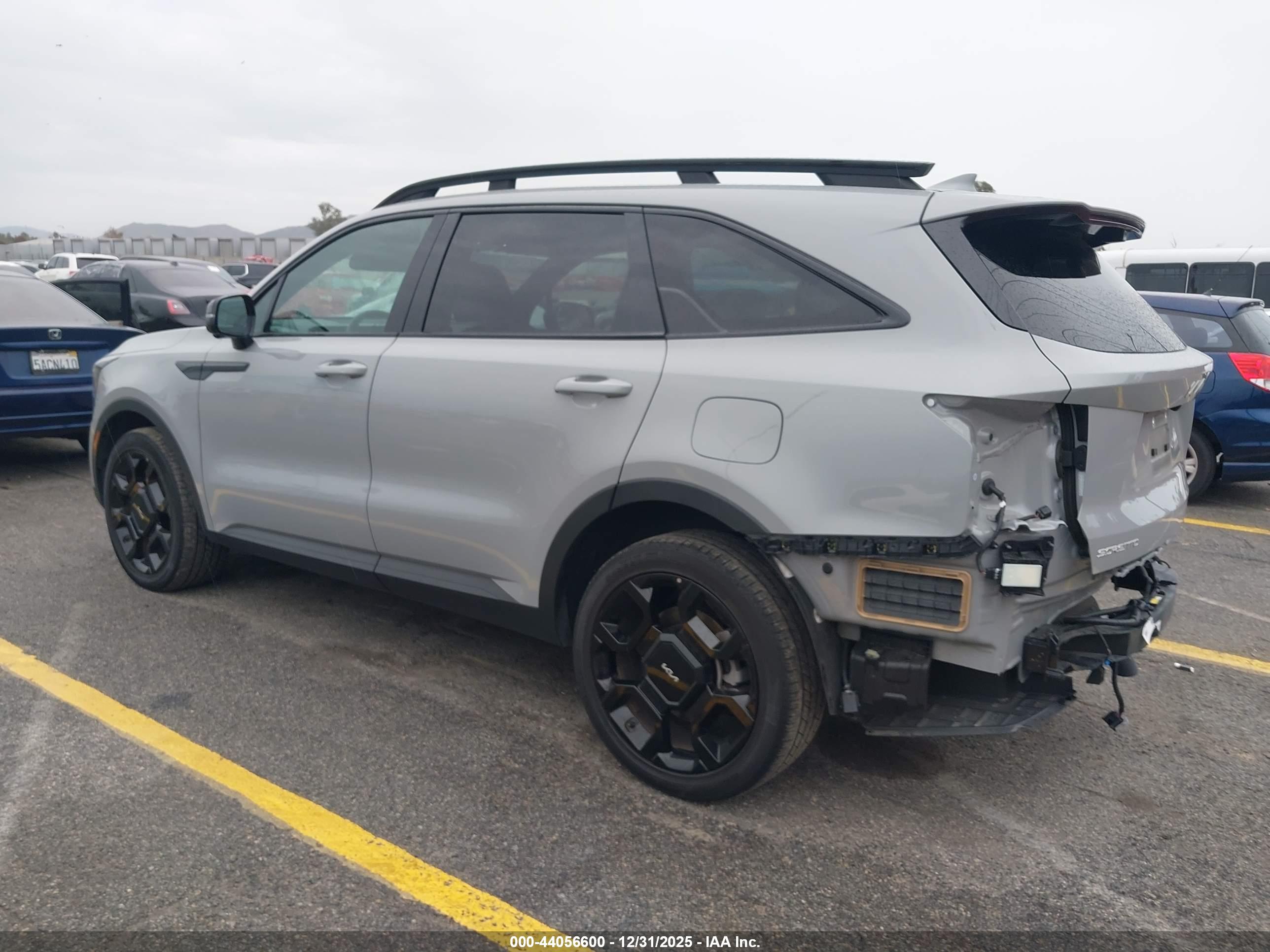 KIA SORENTO image 3