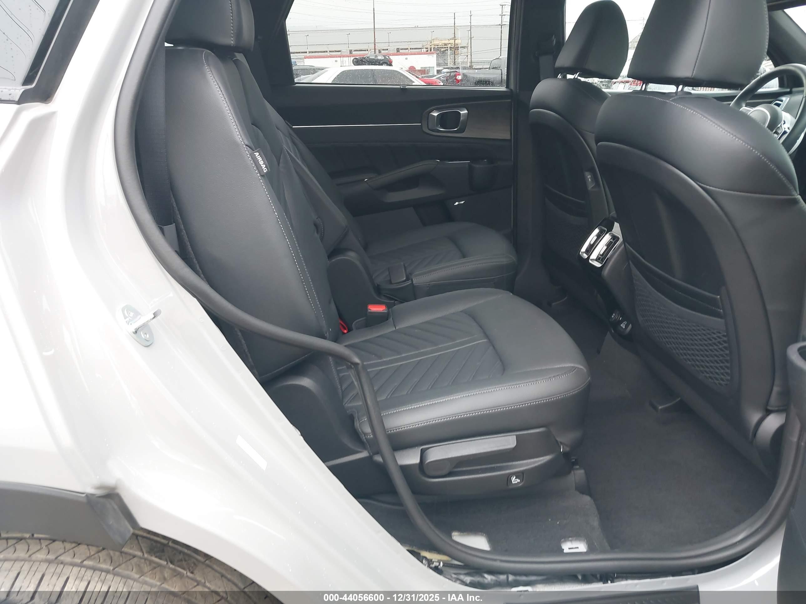 KIA SORENTO image 8