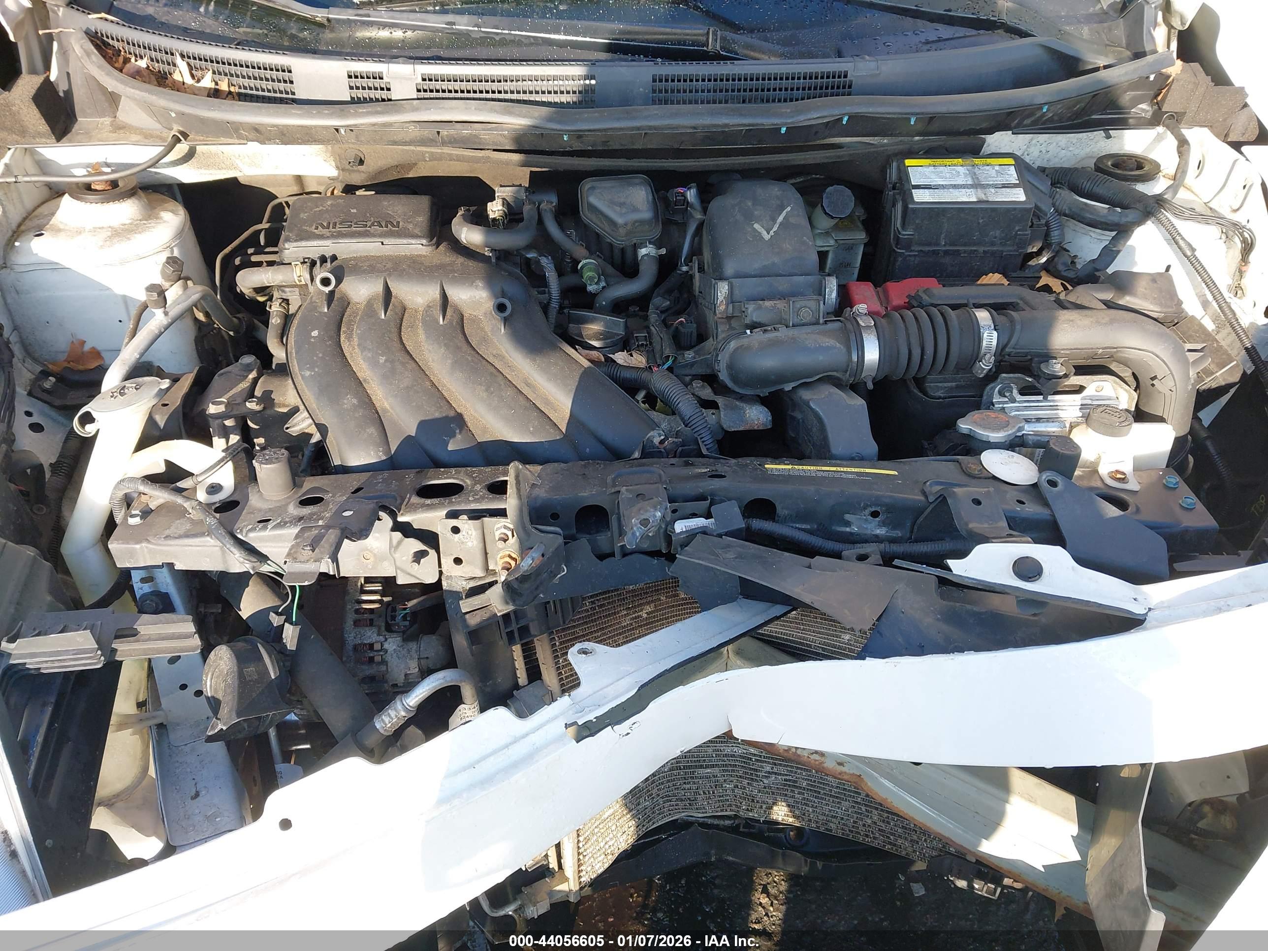 NISSAN VERSA image 10