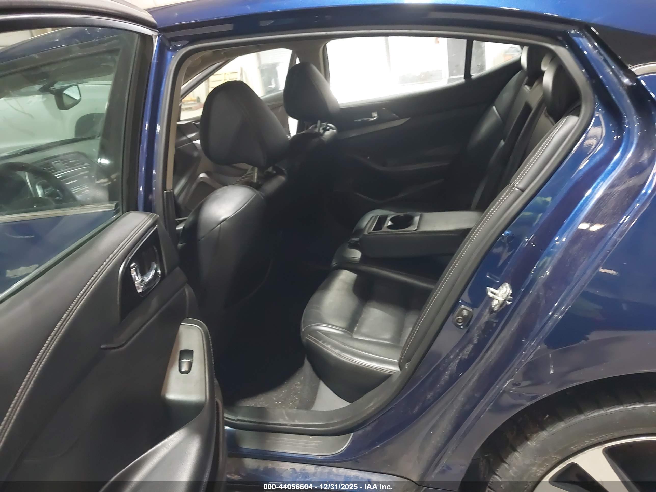 NISSAN MAXIMA image 8