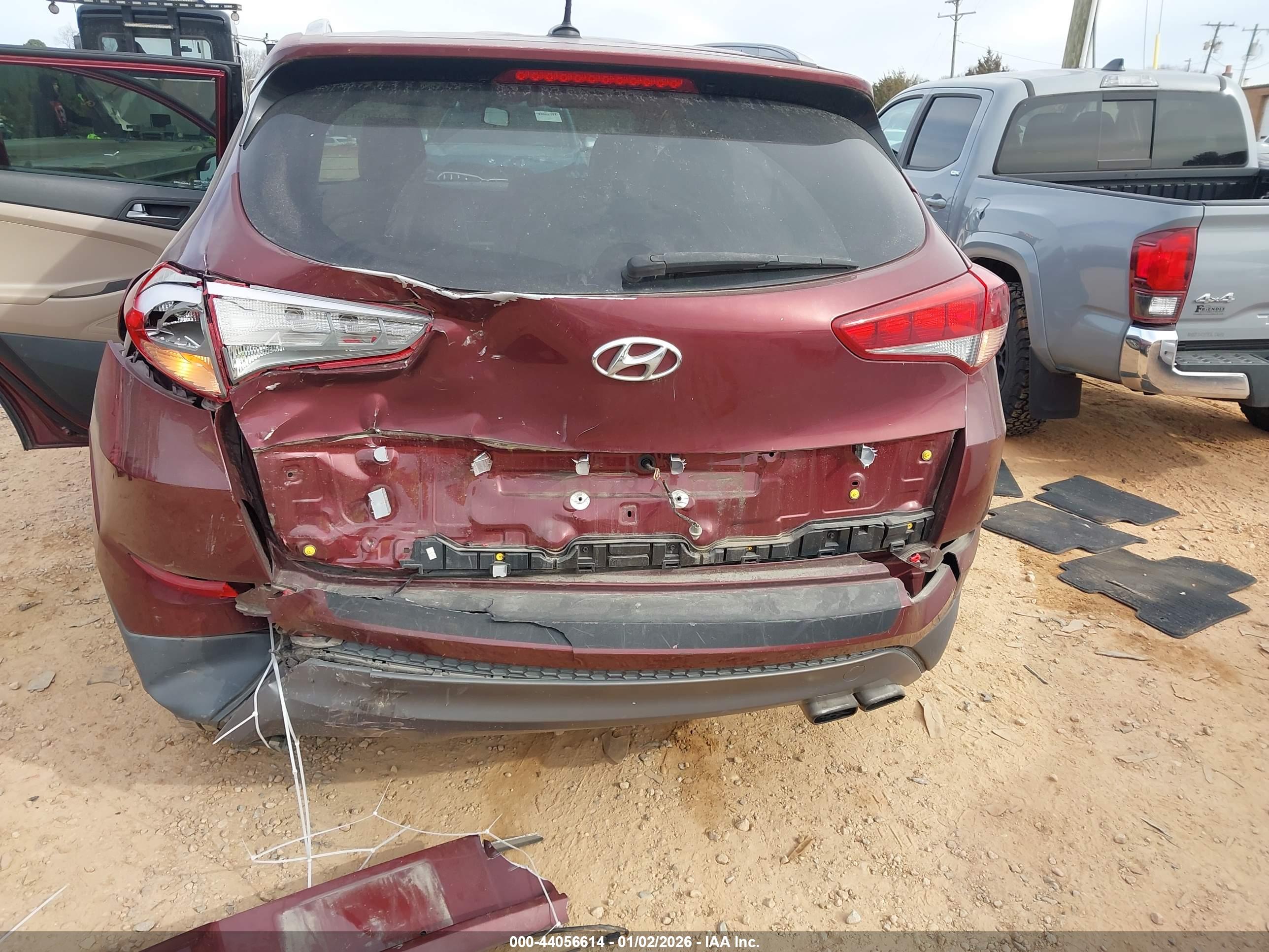 HYUNDAI TUCSON image 6