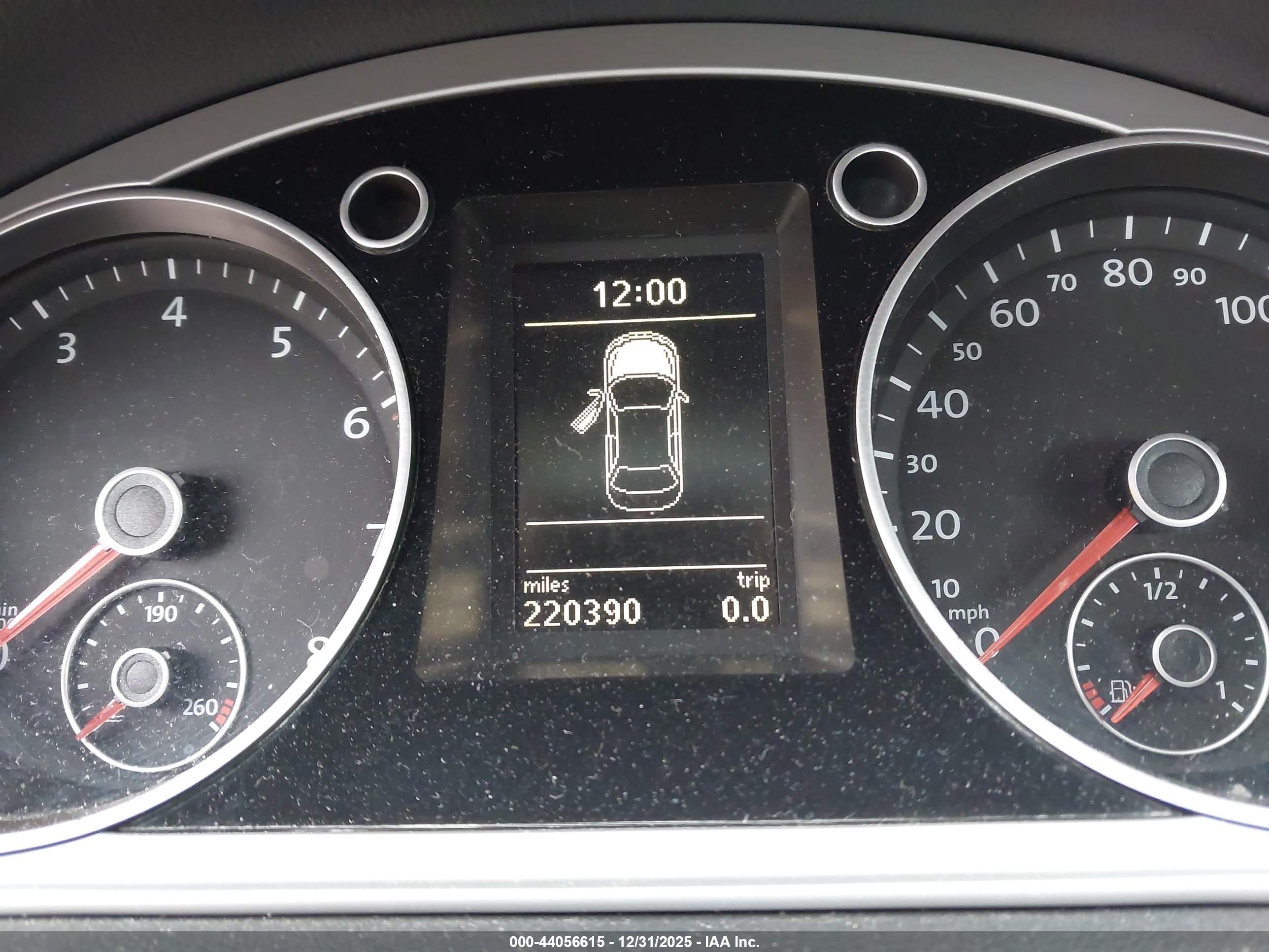 VOLKSWAGEN CC image 7