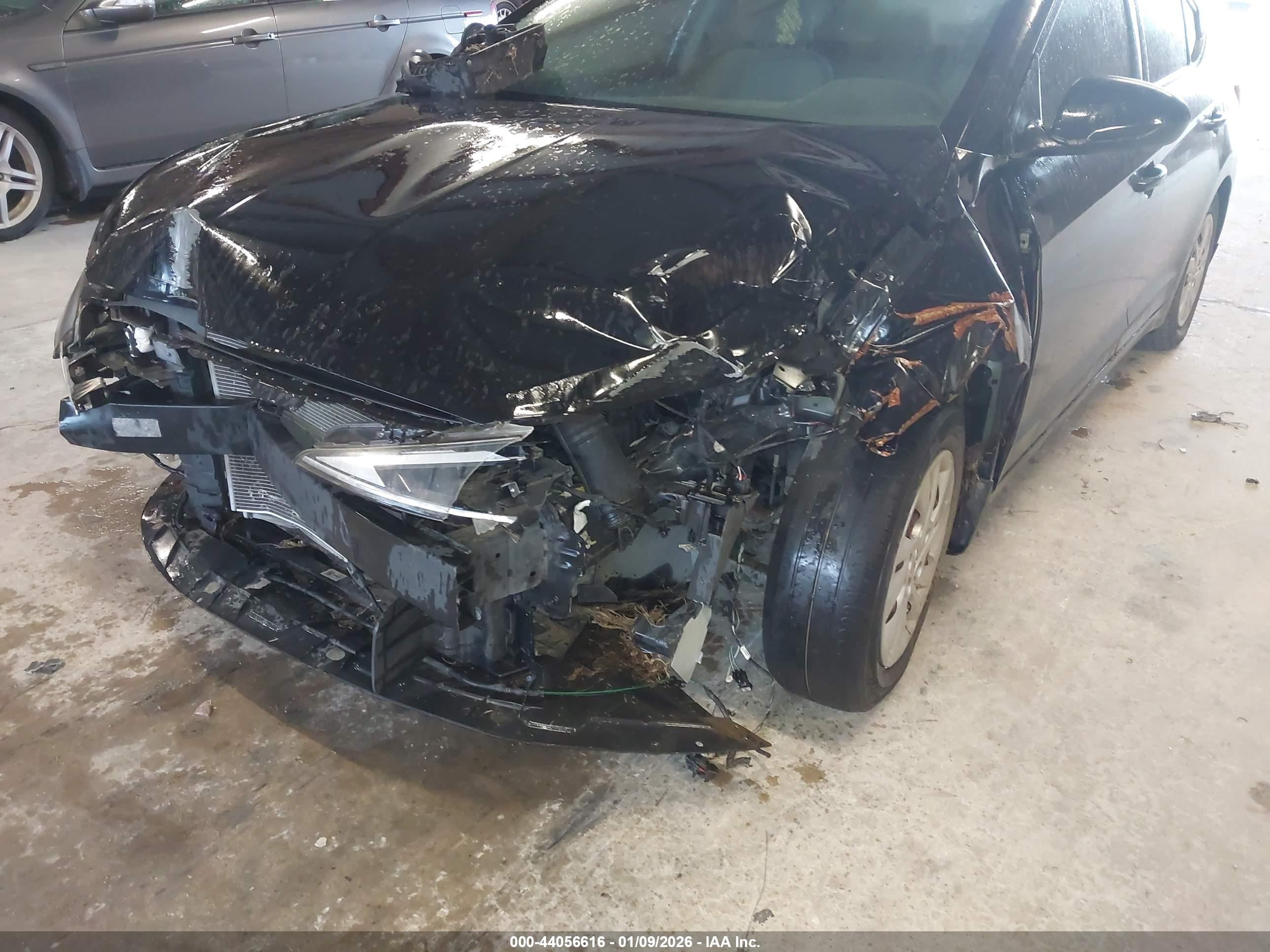 HYUNDAI ELANTRA image 6