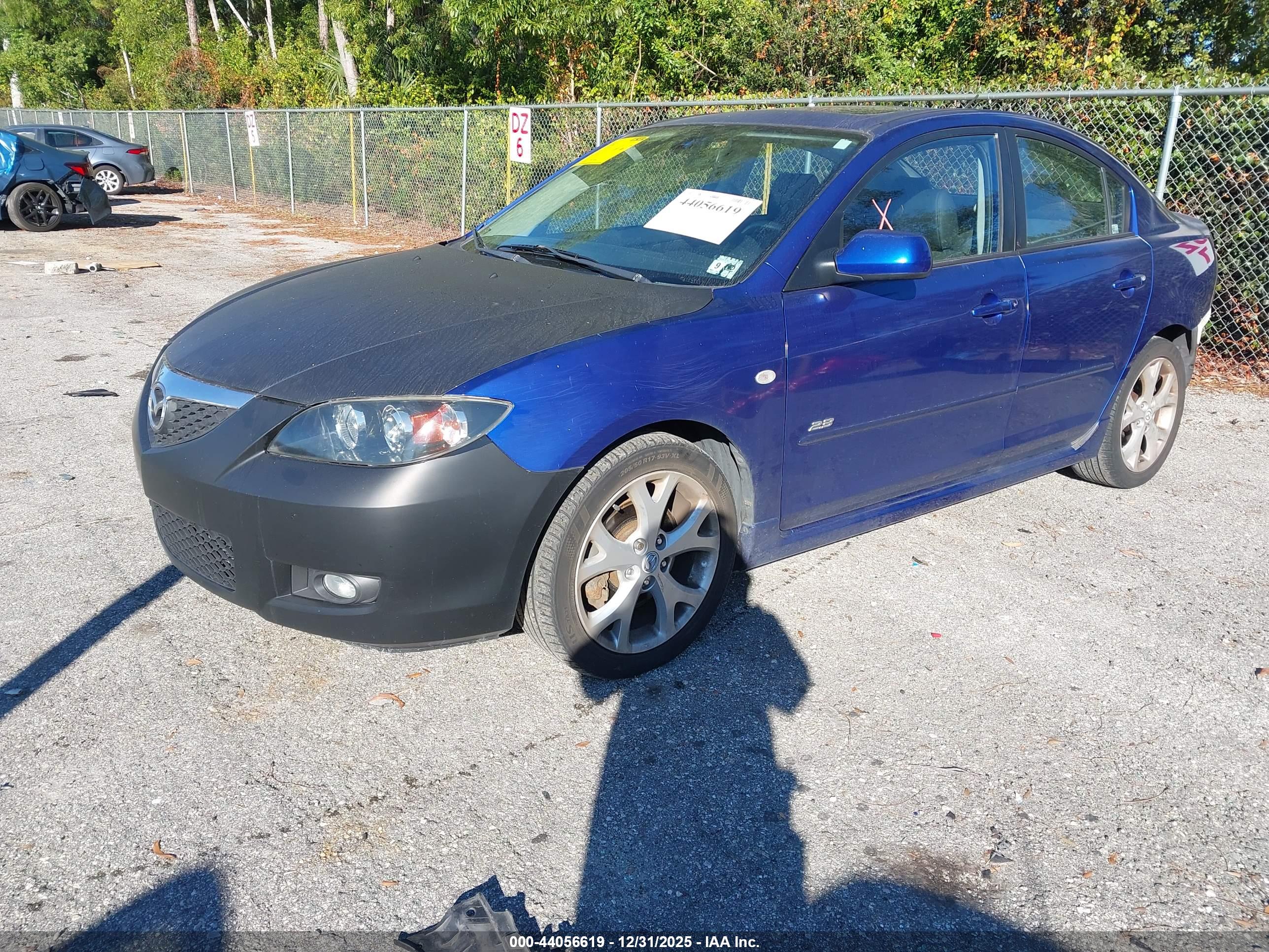 MAZDA MAZDA3 image 2