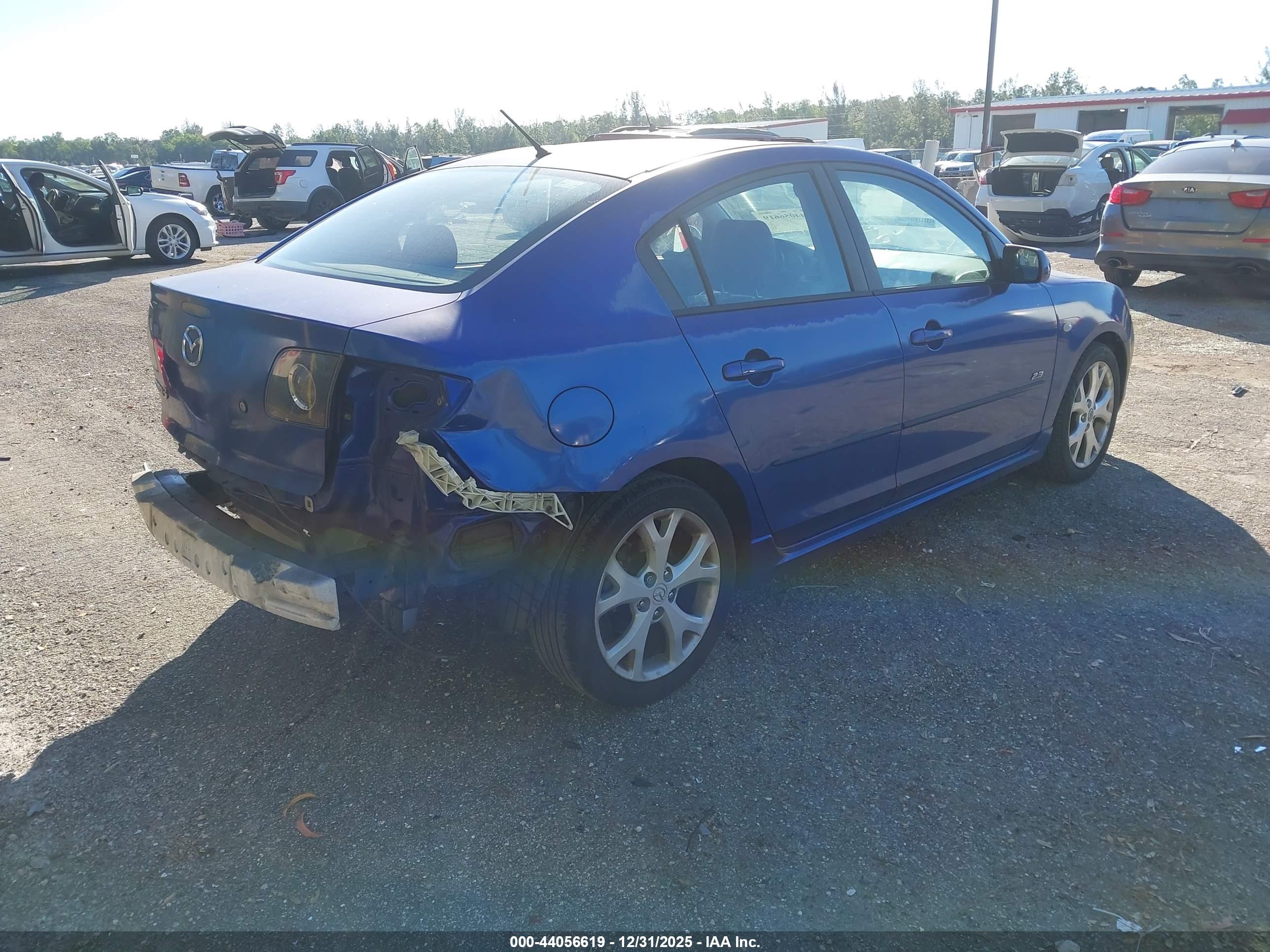 MAZDA MAZDA3 image 4