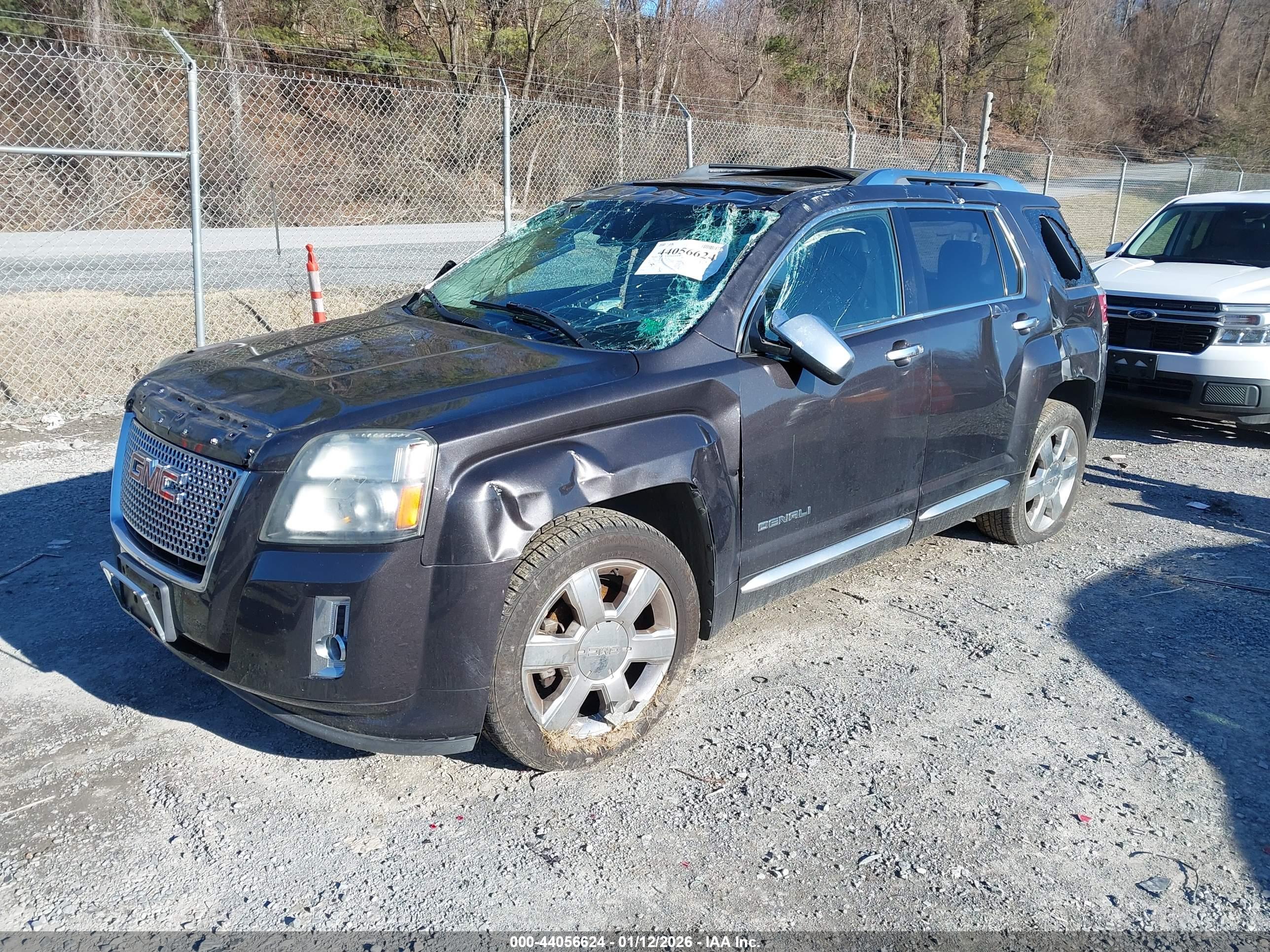 GMC TERRAIN image 2