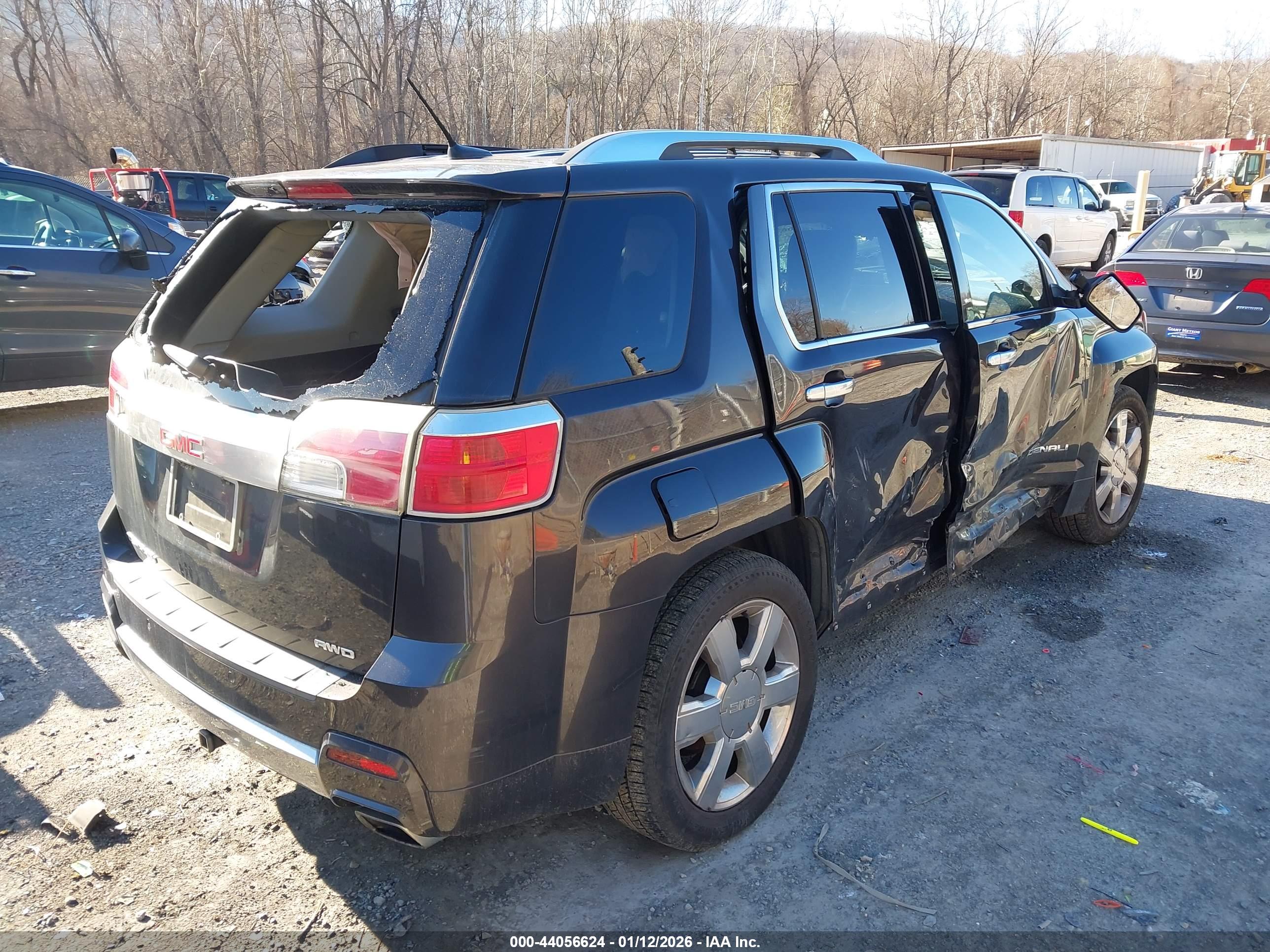 GMC TERRAIN image 4