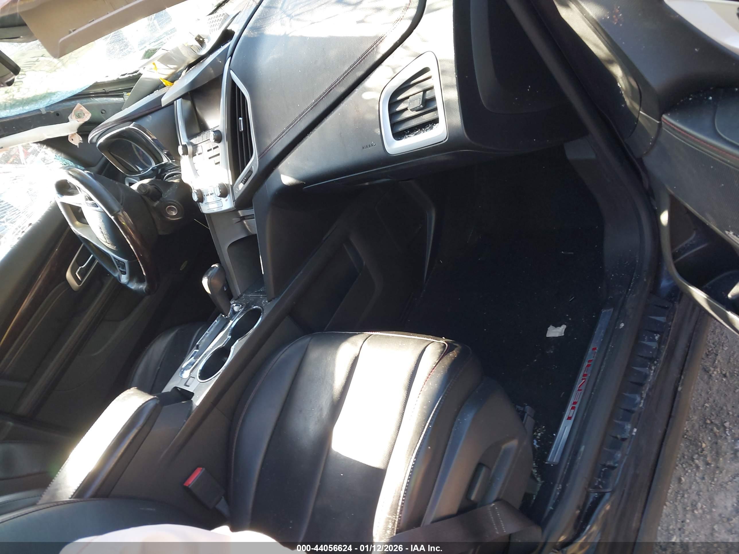 GMC TERRAIN image 5