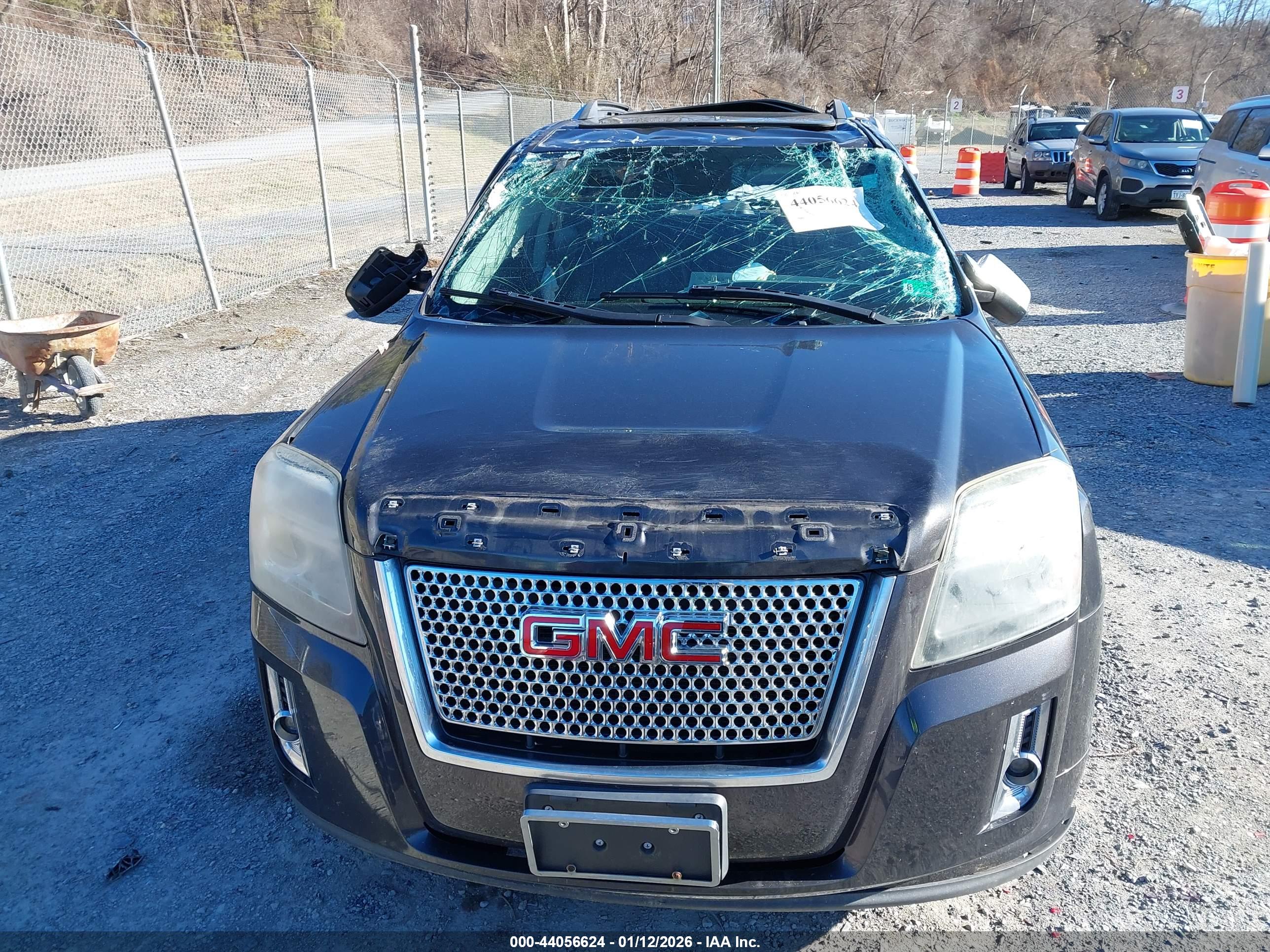 GMC TERRAIN image 6