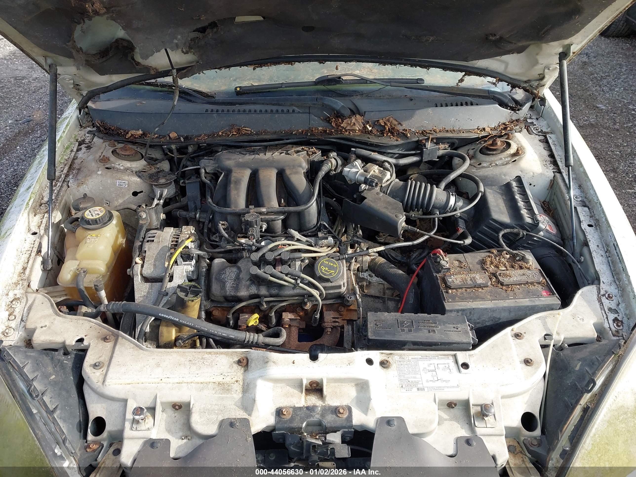 FORD TAURUS image 10