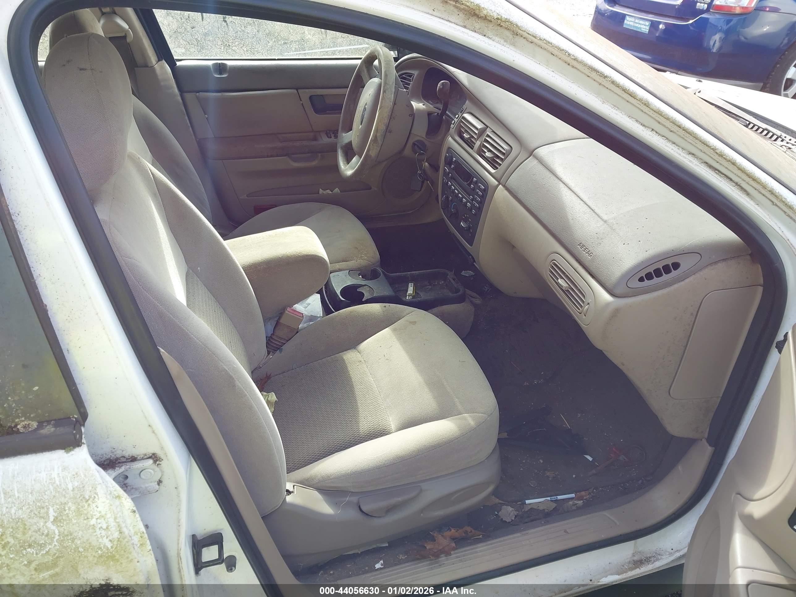 FORD TAURUS image 5