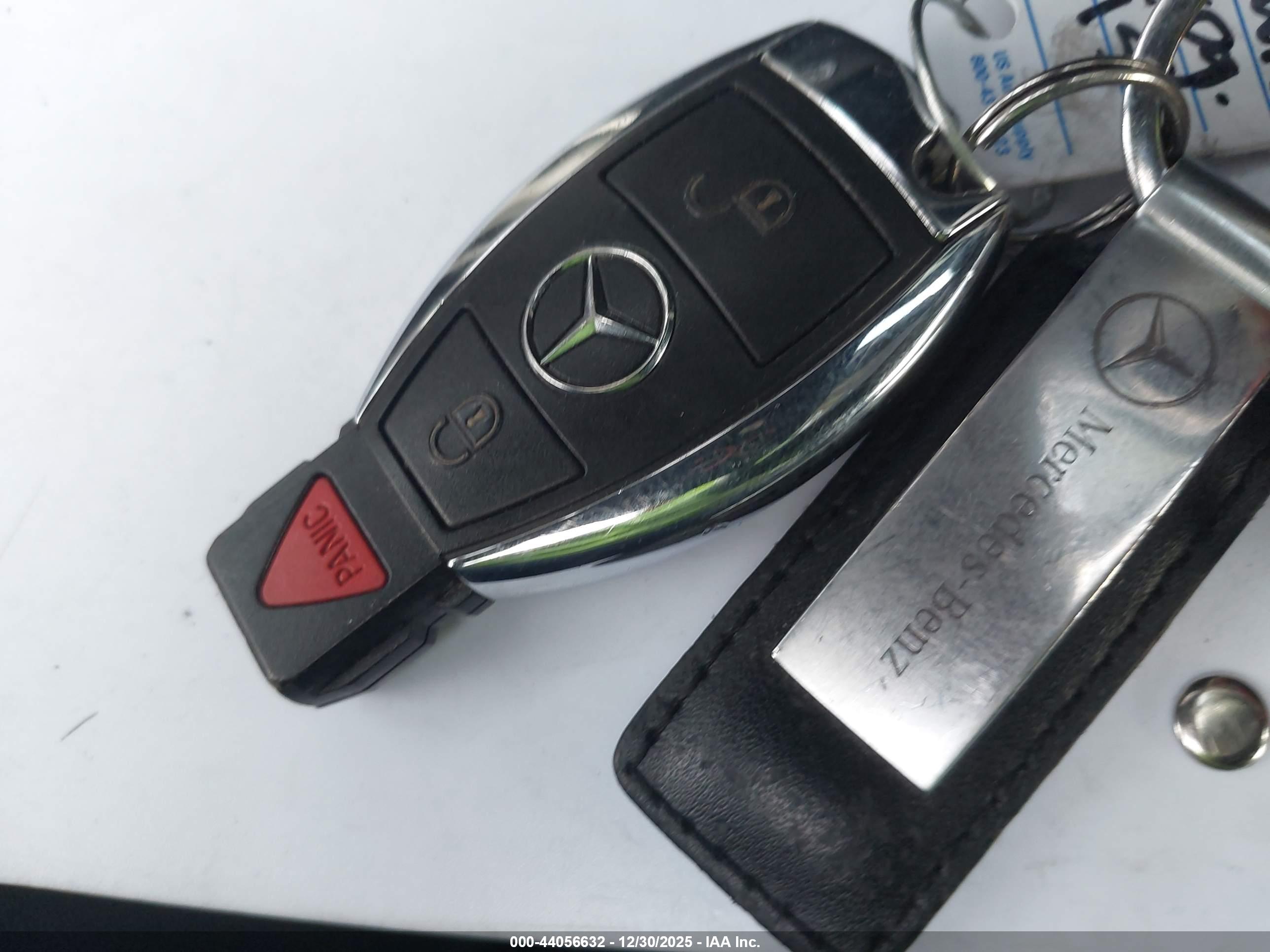 MERCEDES-BENZ GLK image 11