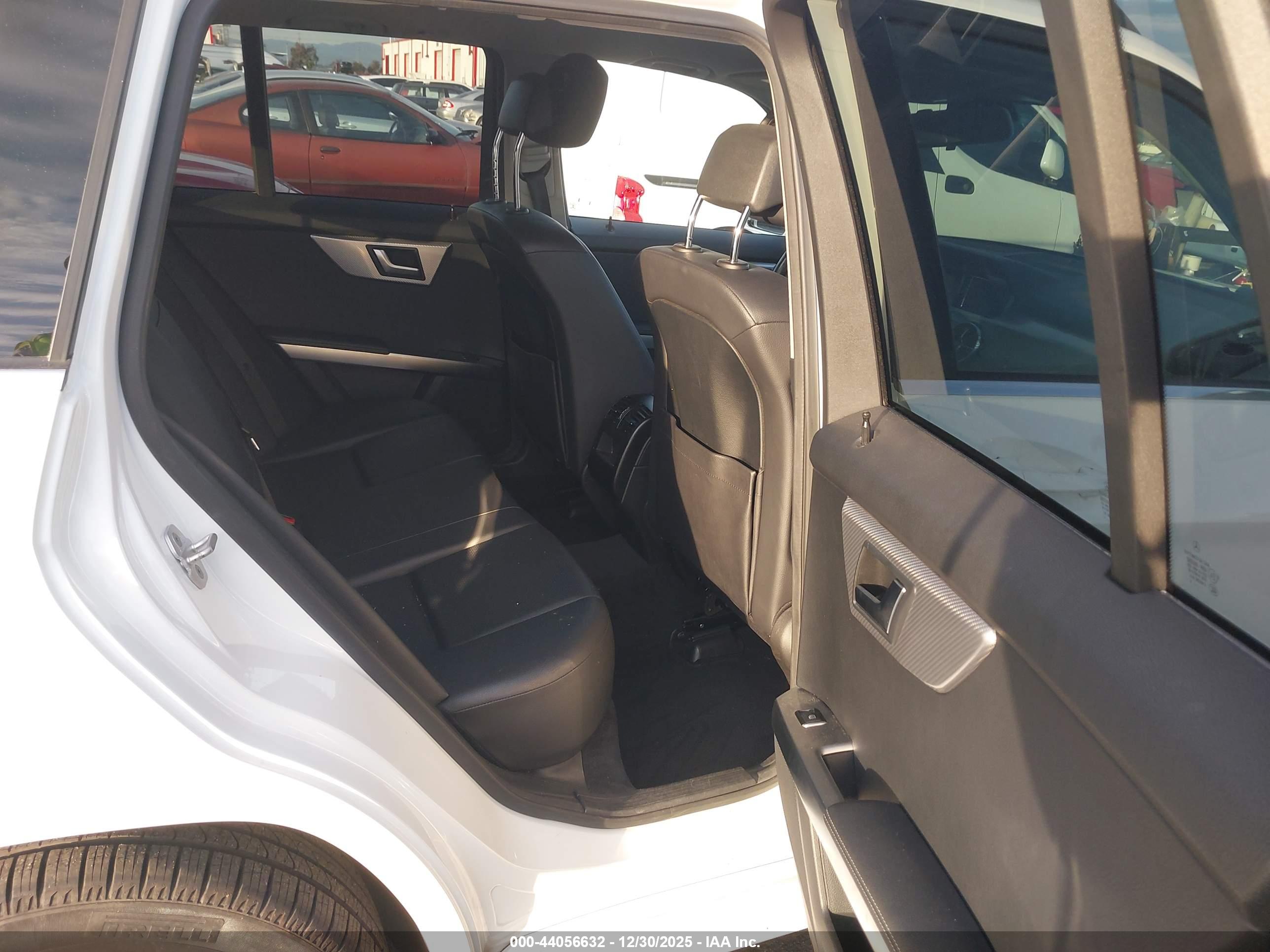 MERCEDES-BENZ GLK image 8