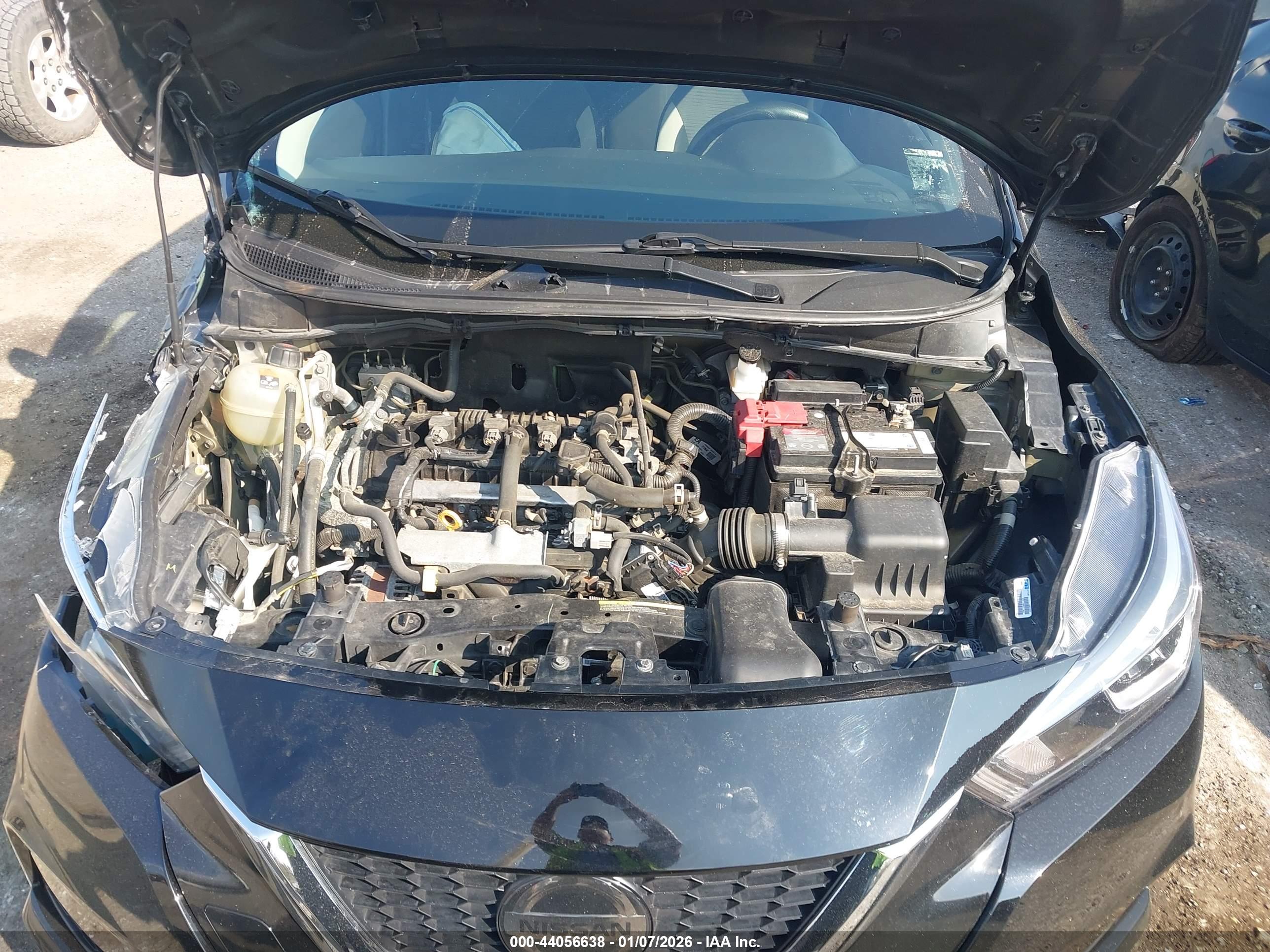 NISSAN VERSA image 10