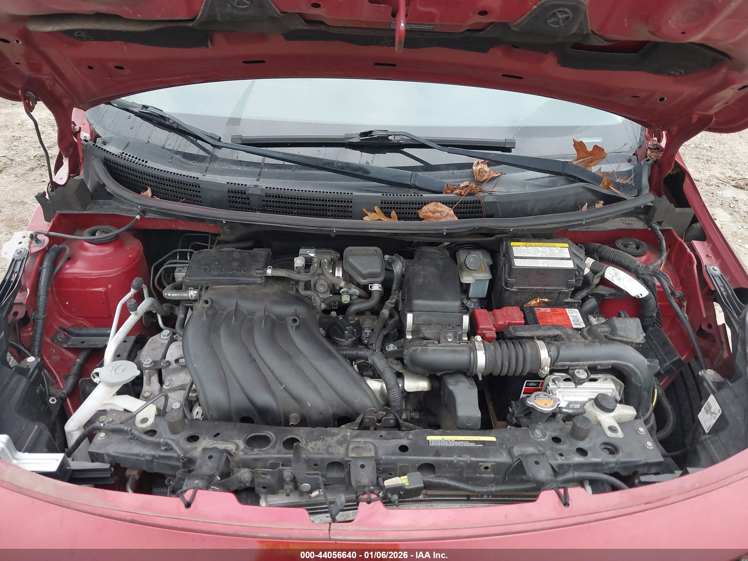 NISSAN VERSA image 10