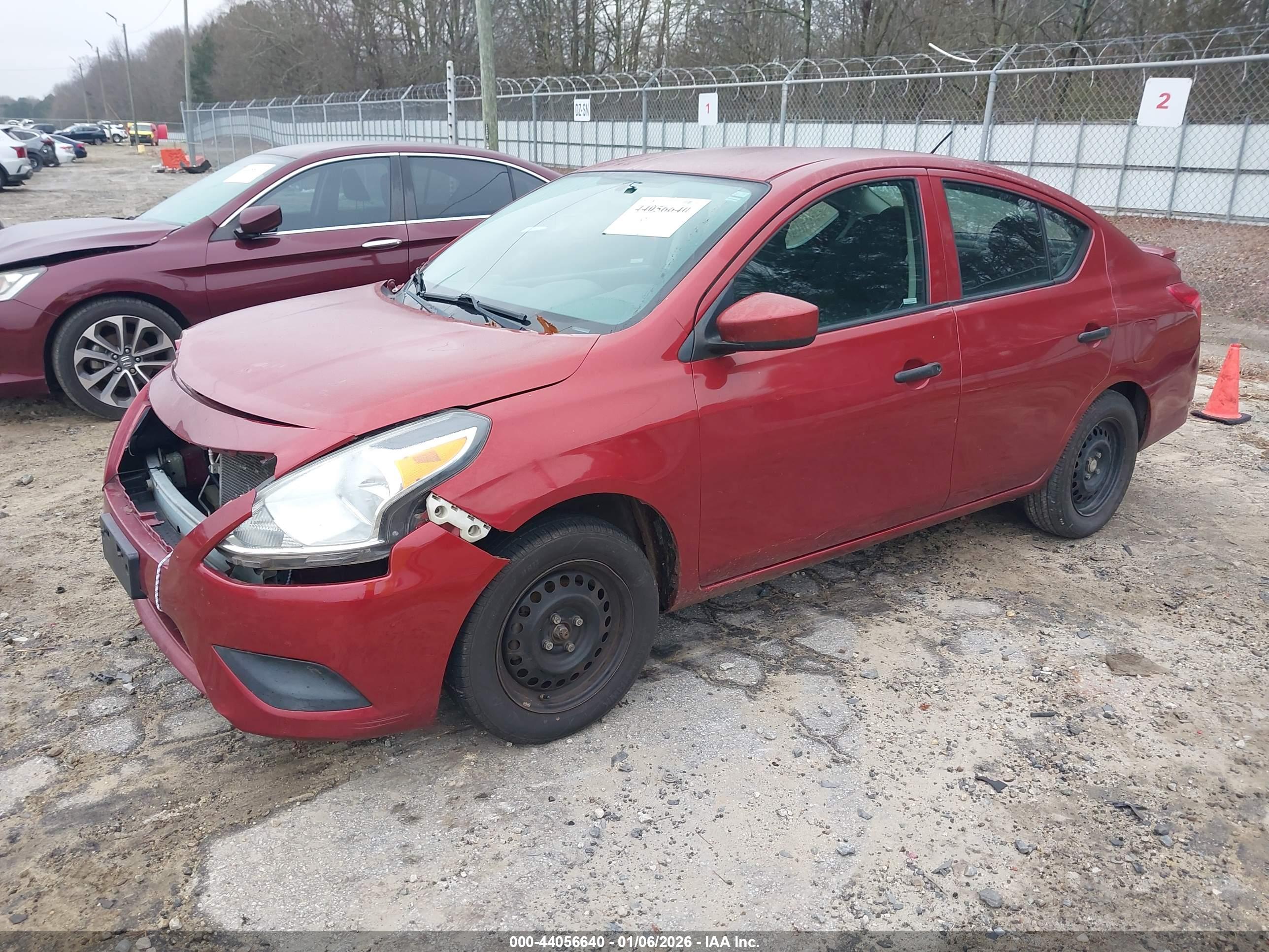 NISSAN VERSA image 2