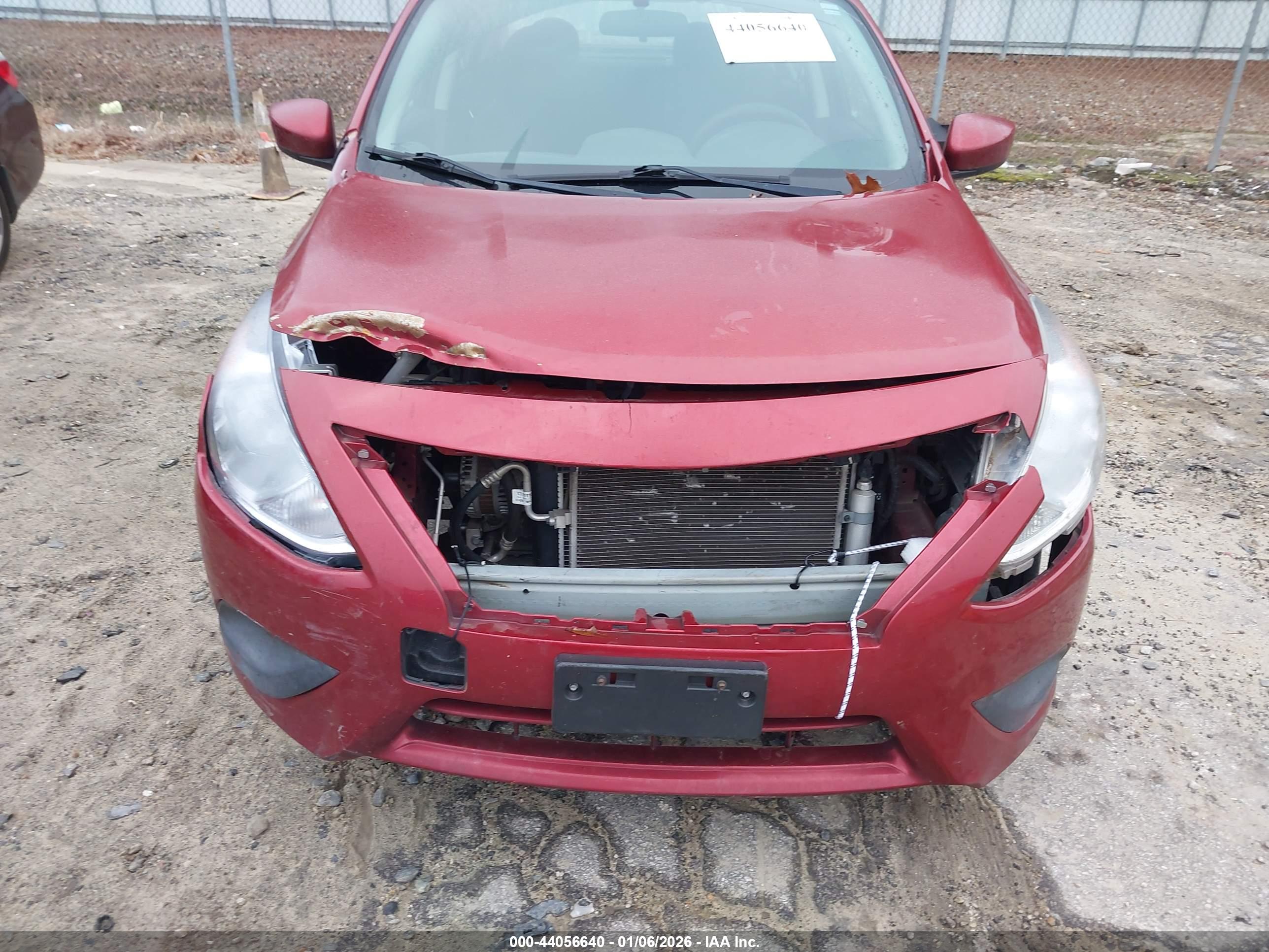 NISSAN VERSA image 6