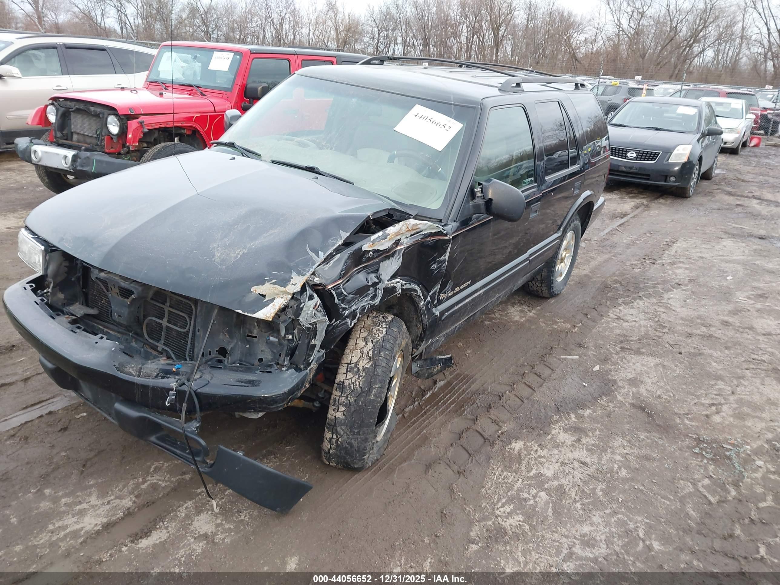 CHEVROLET BLAZER image 2