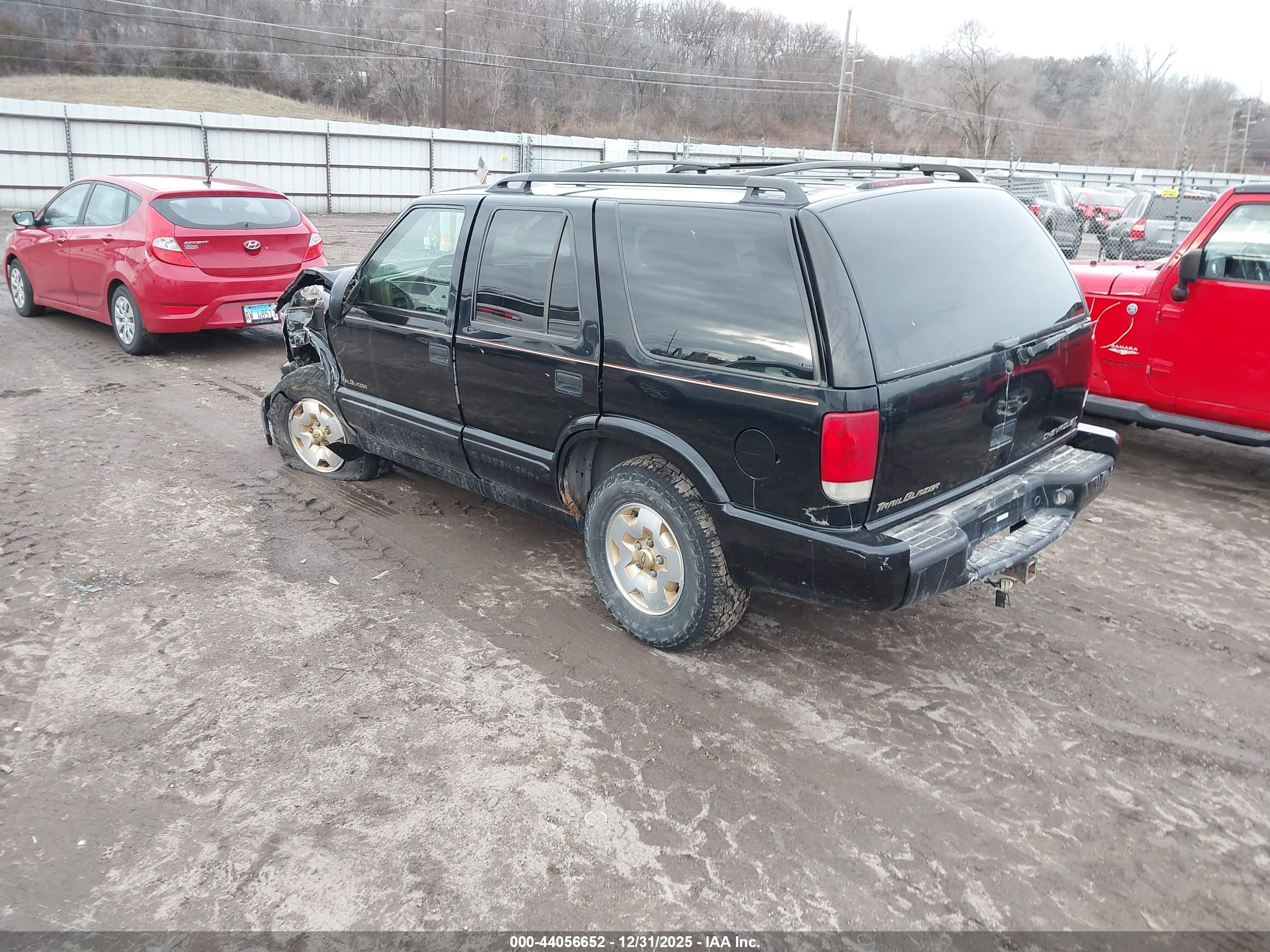 CHEVROLET BLAZER image 3