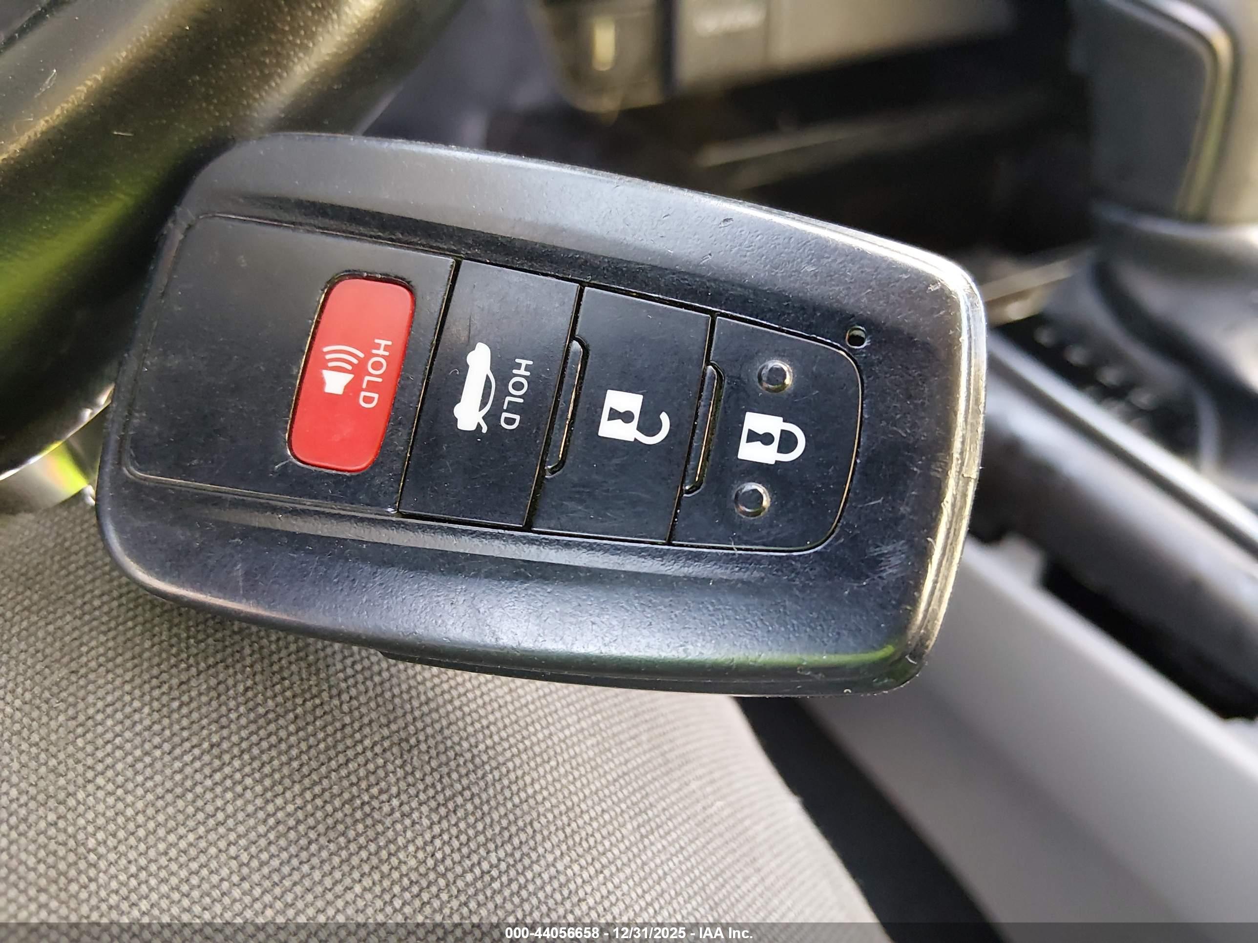 TOYOTA CAMRY image 11
