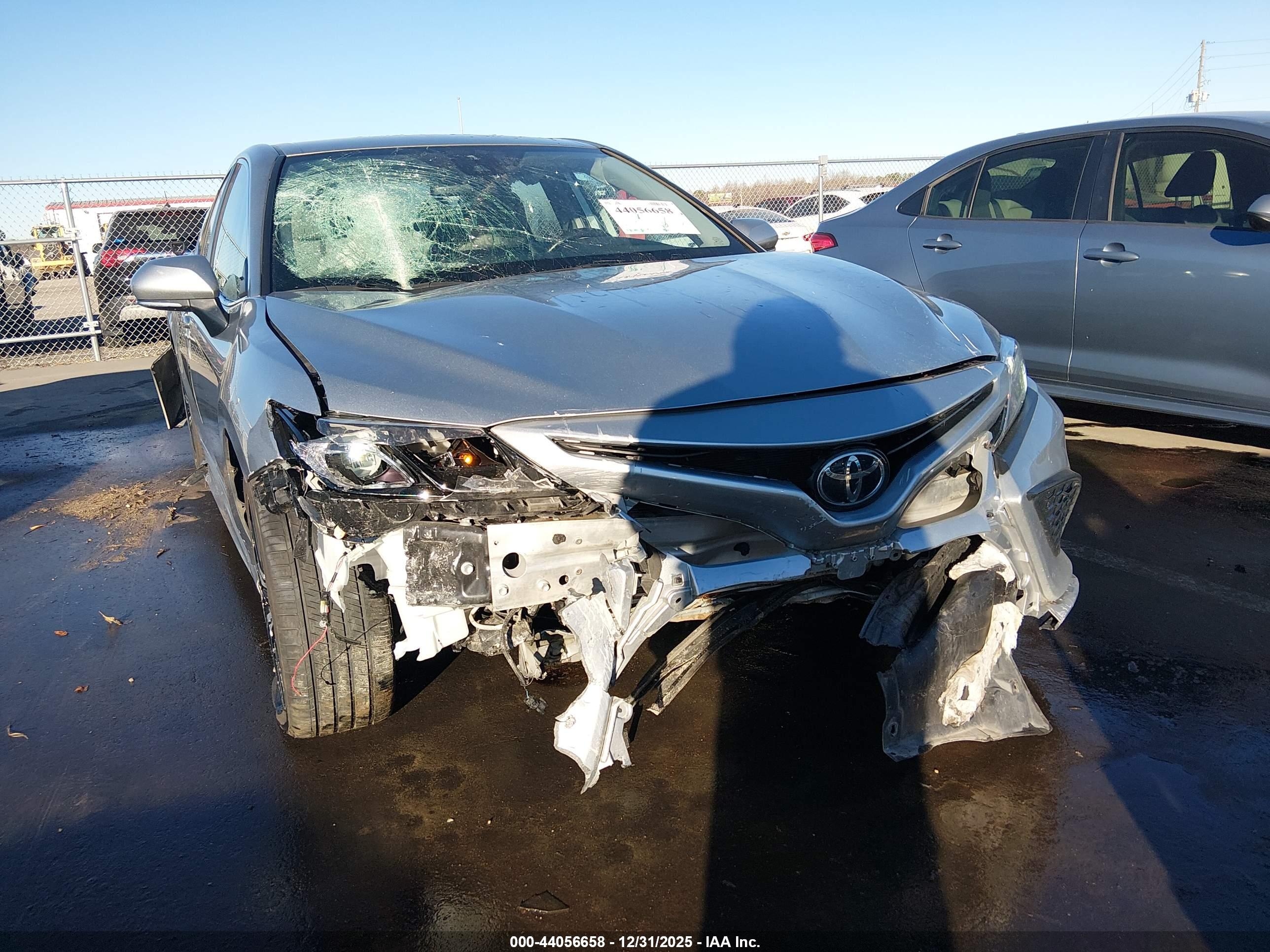 TOYOTA CAMRY image 6