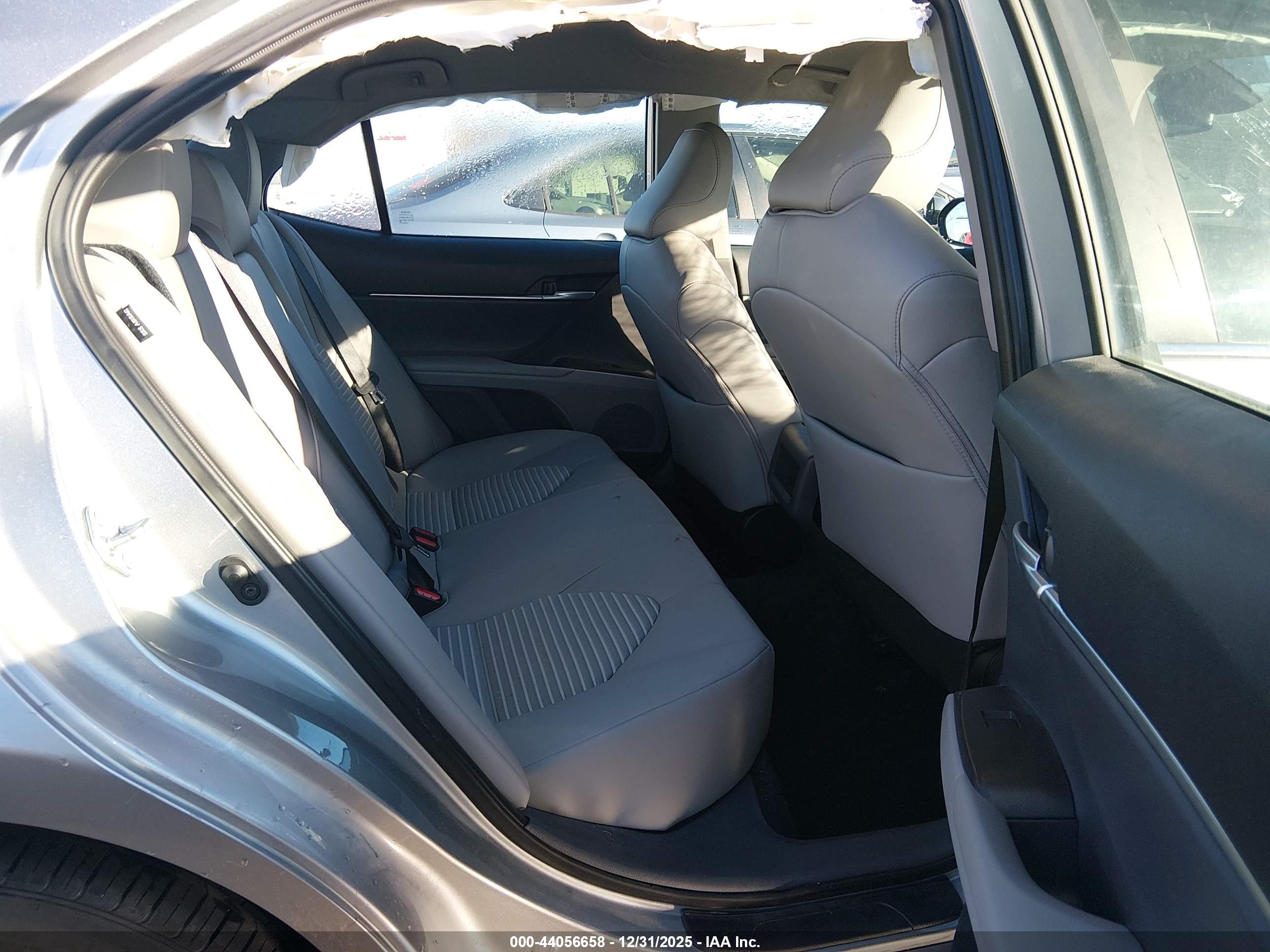 TOYOTA CAMRY image 8