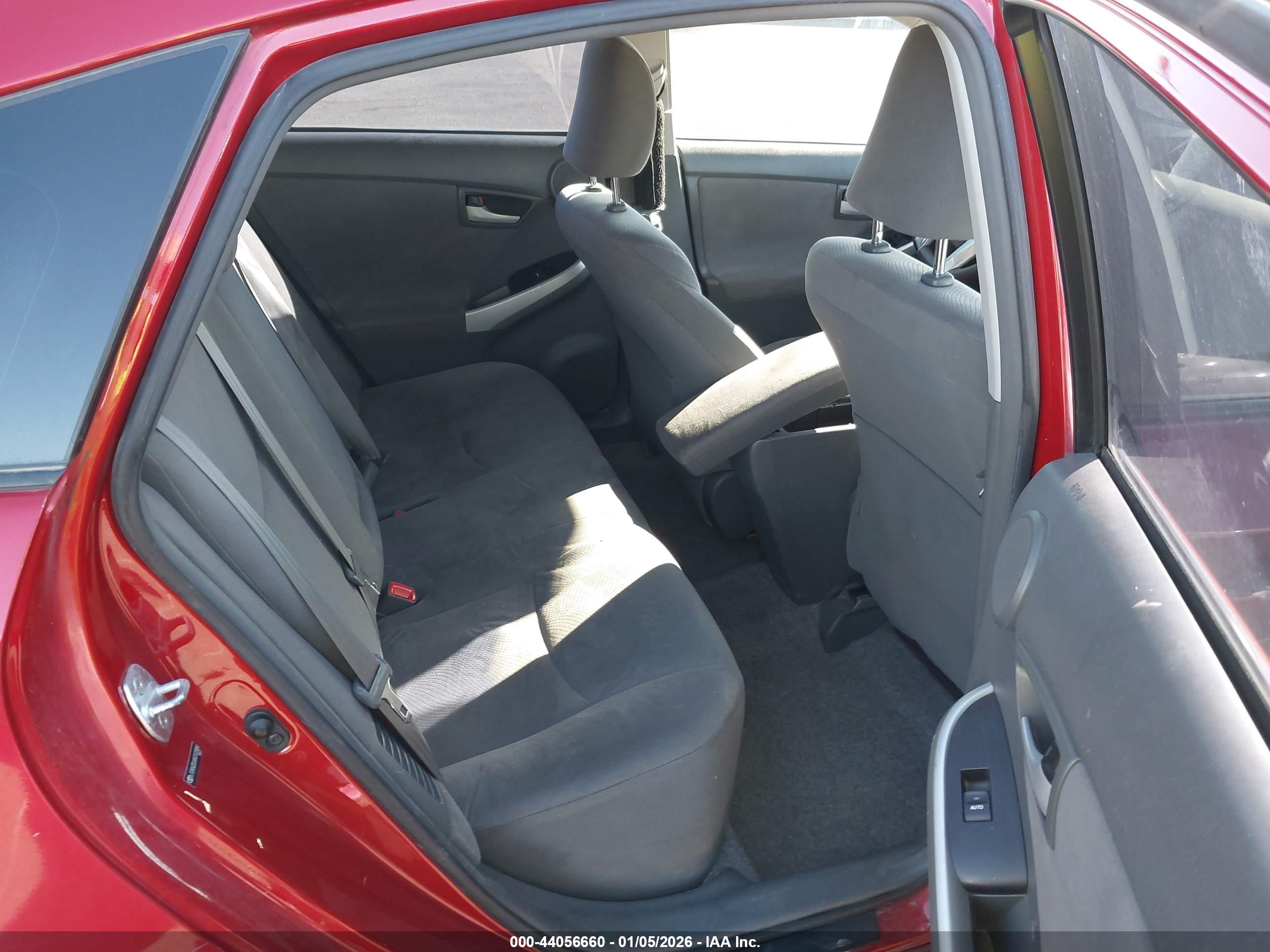 TOYOTA PRIUS image 8