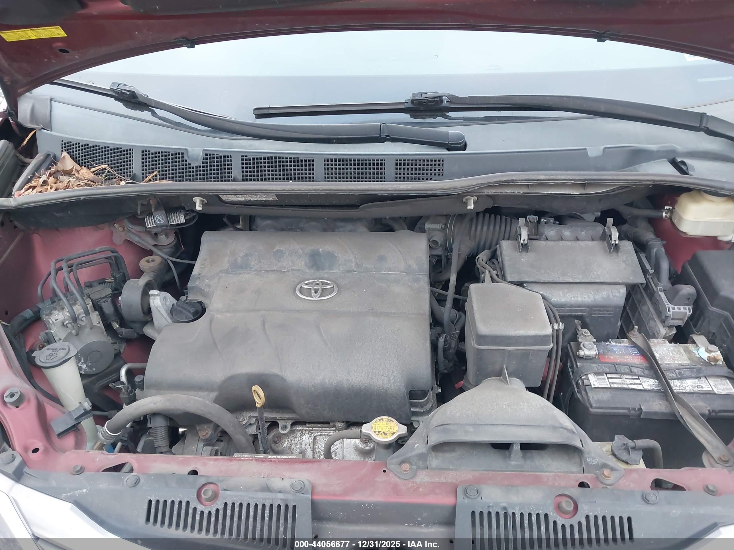 TOYOTA SIENNA image 10