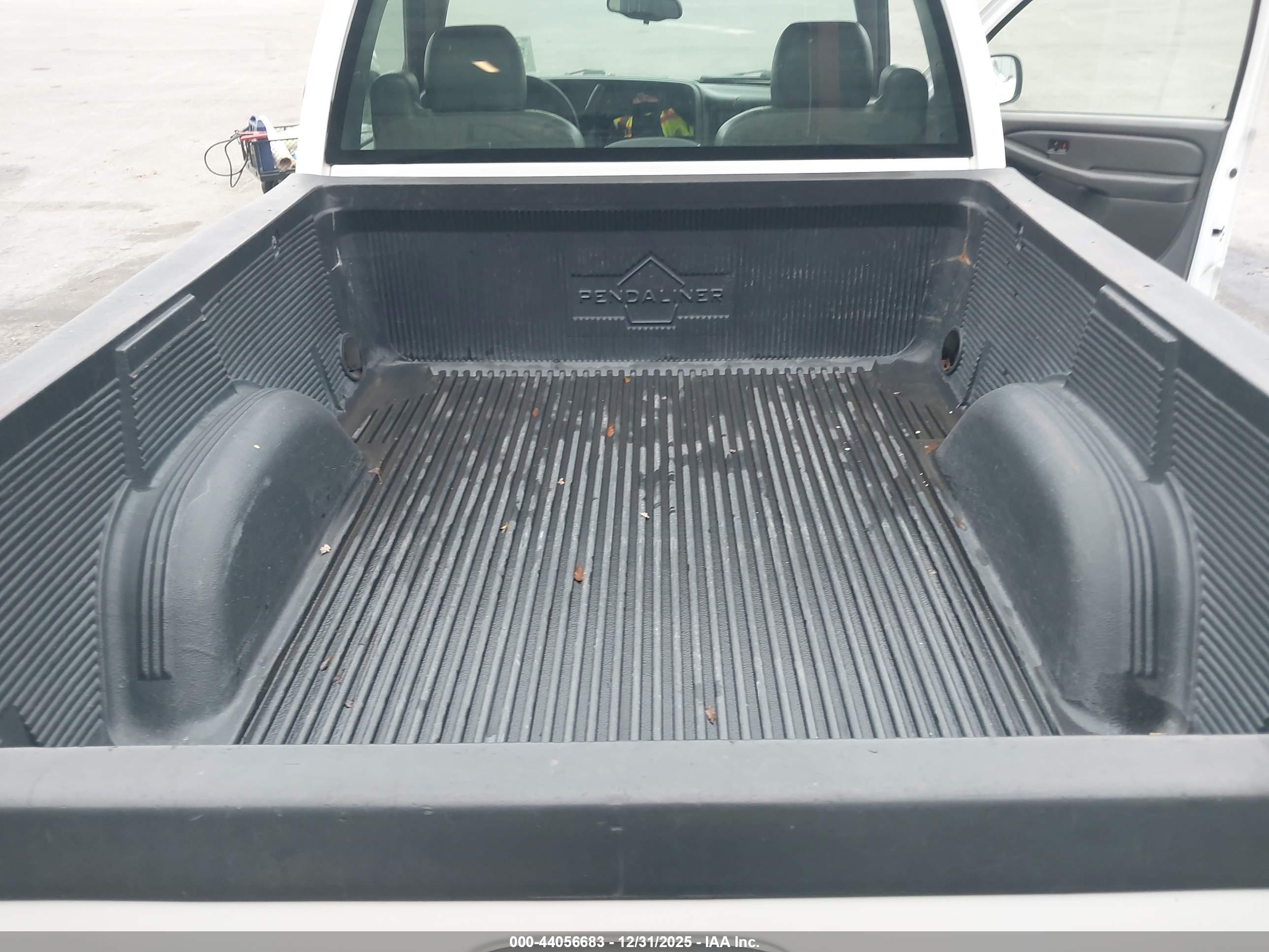 GMC SIERRA image 8