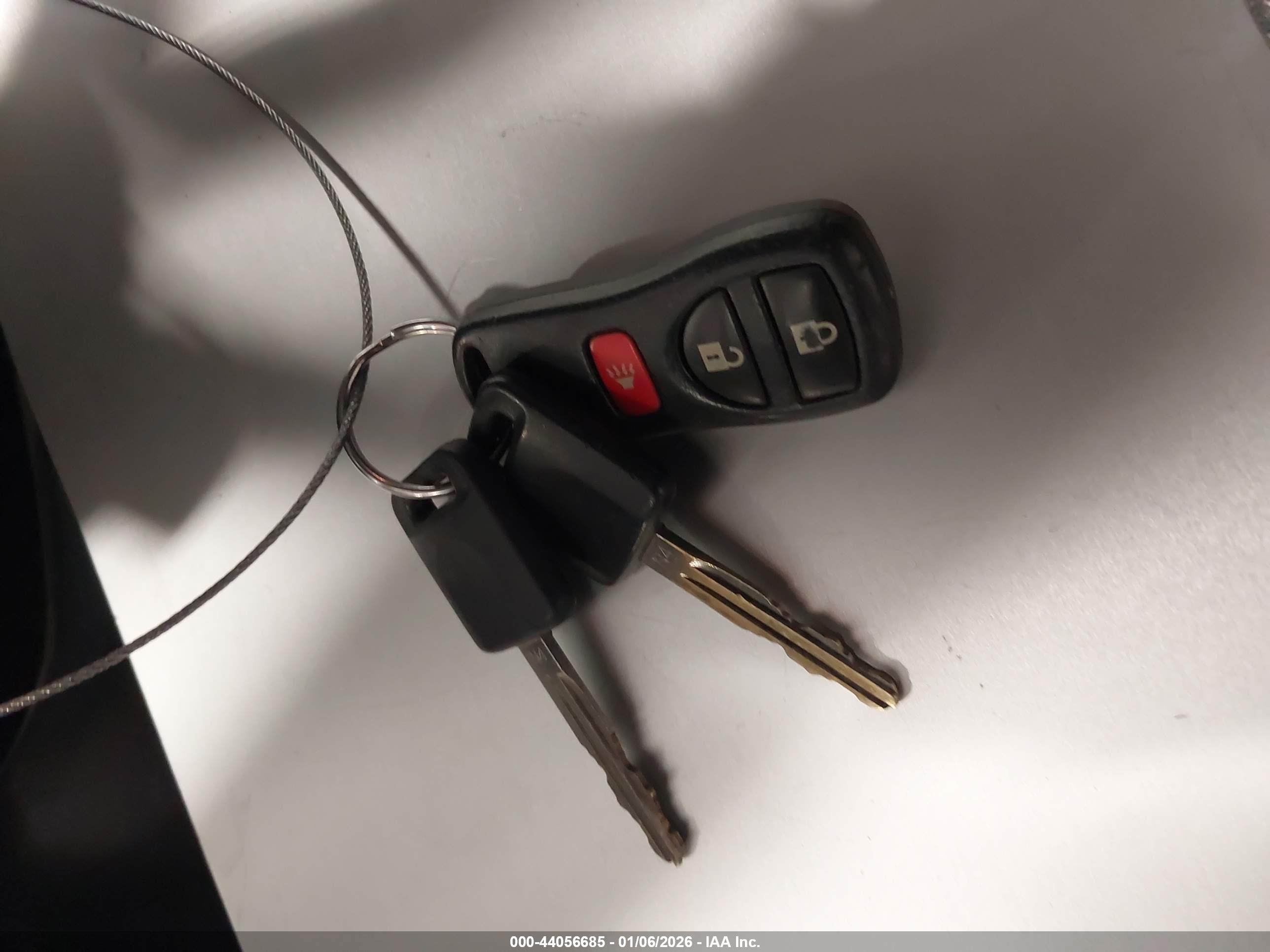 NISSAN VERSA image 11