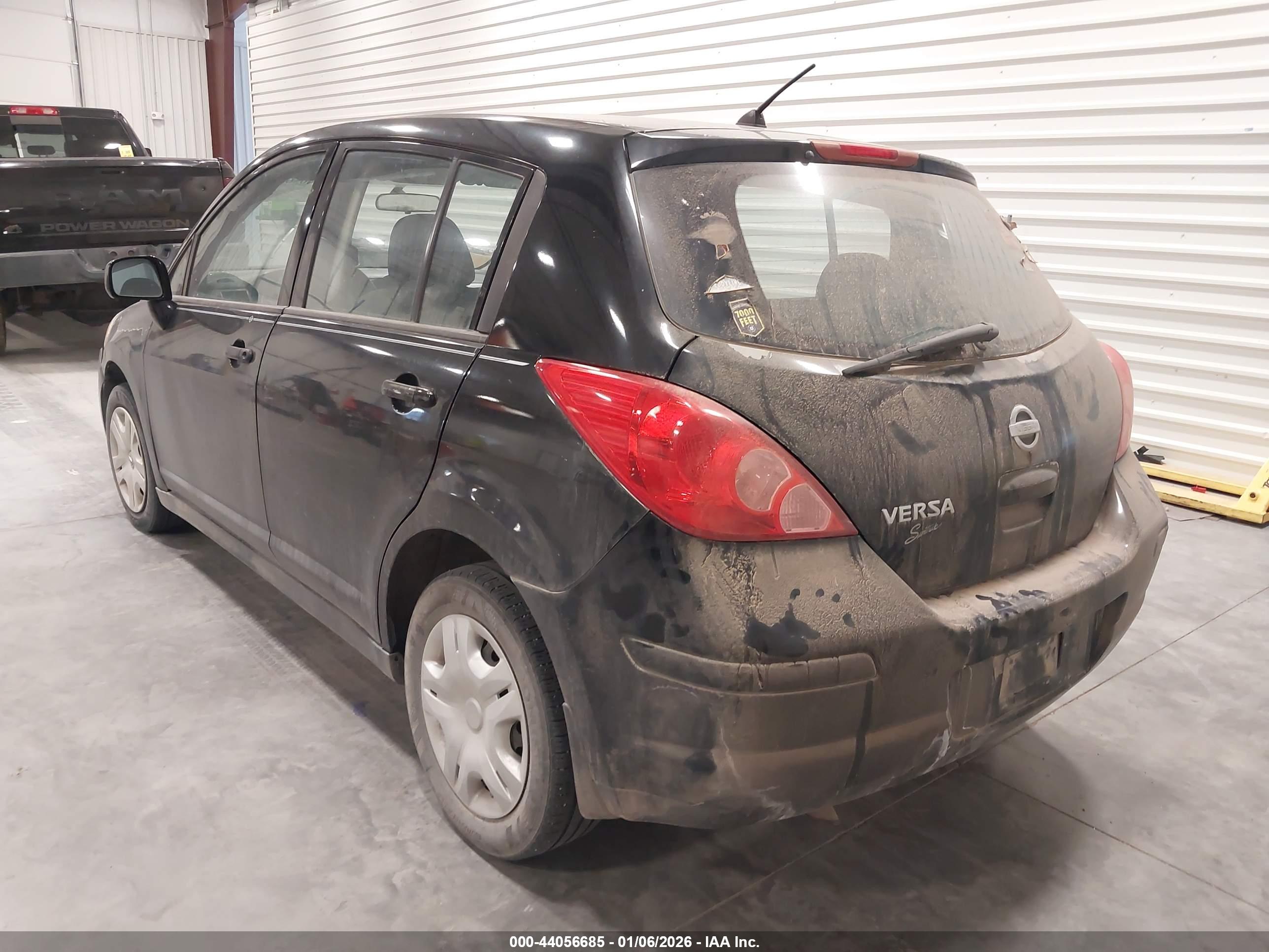 NISSAN VERSA image 3