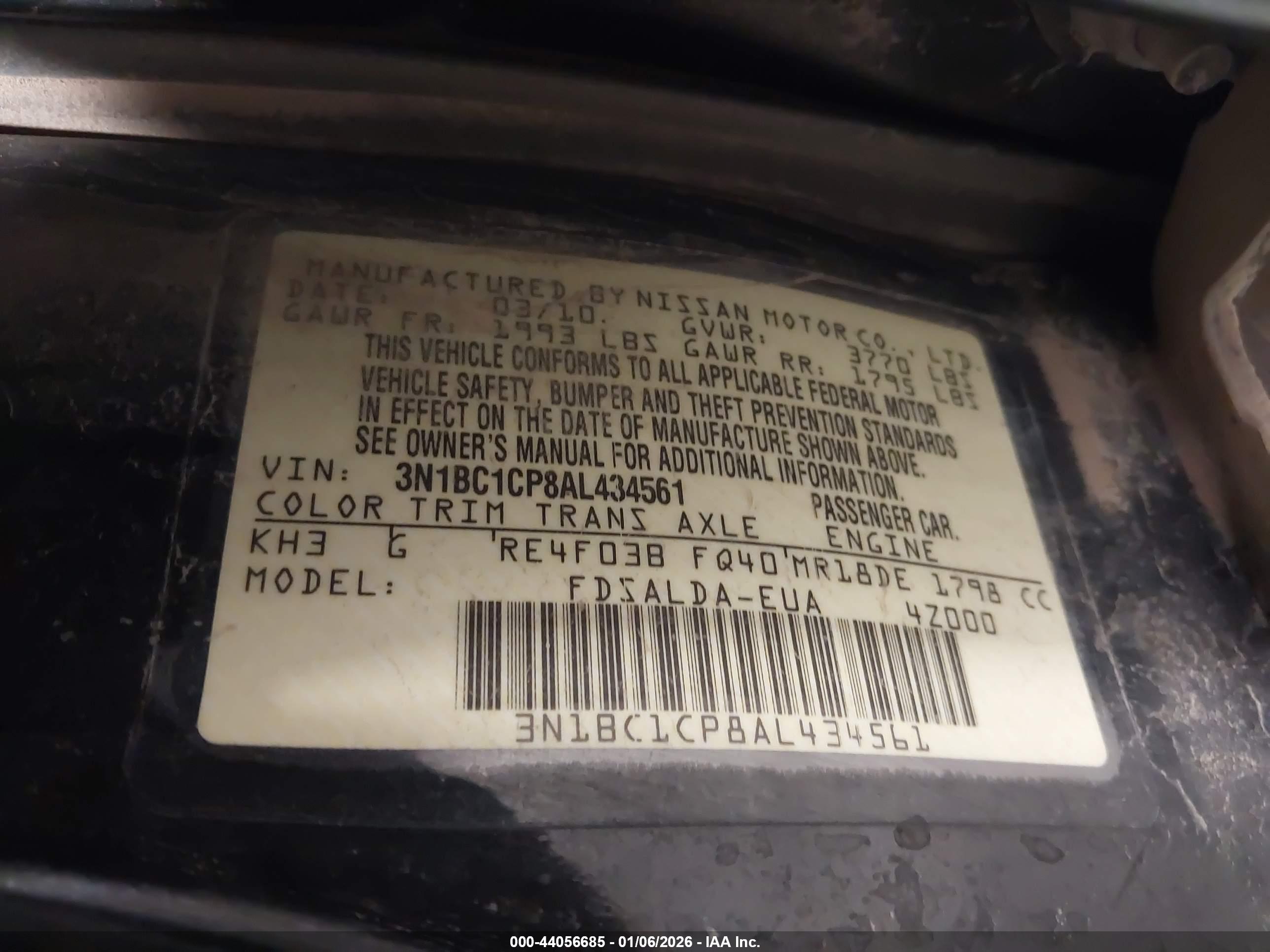 NISSAN VERSA image 9
