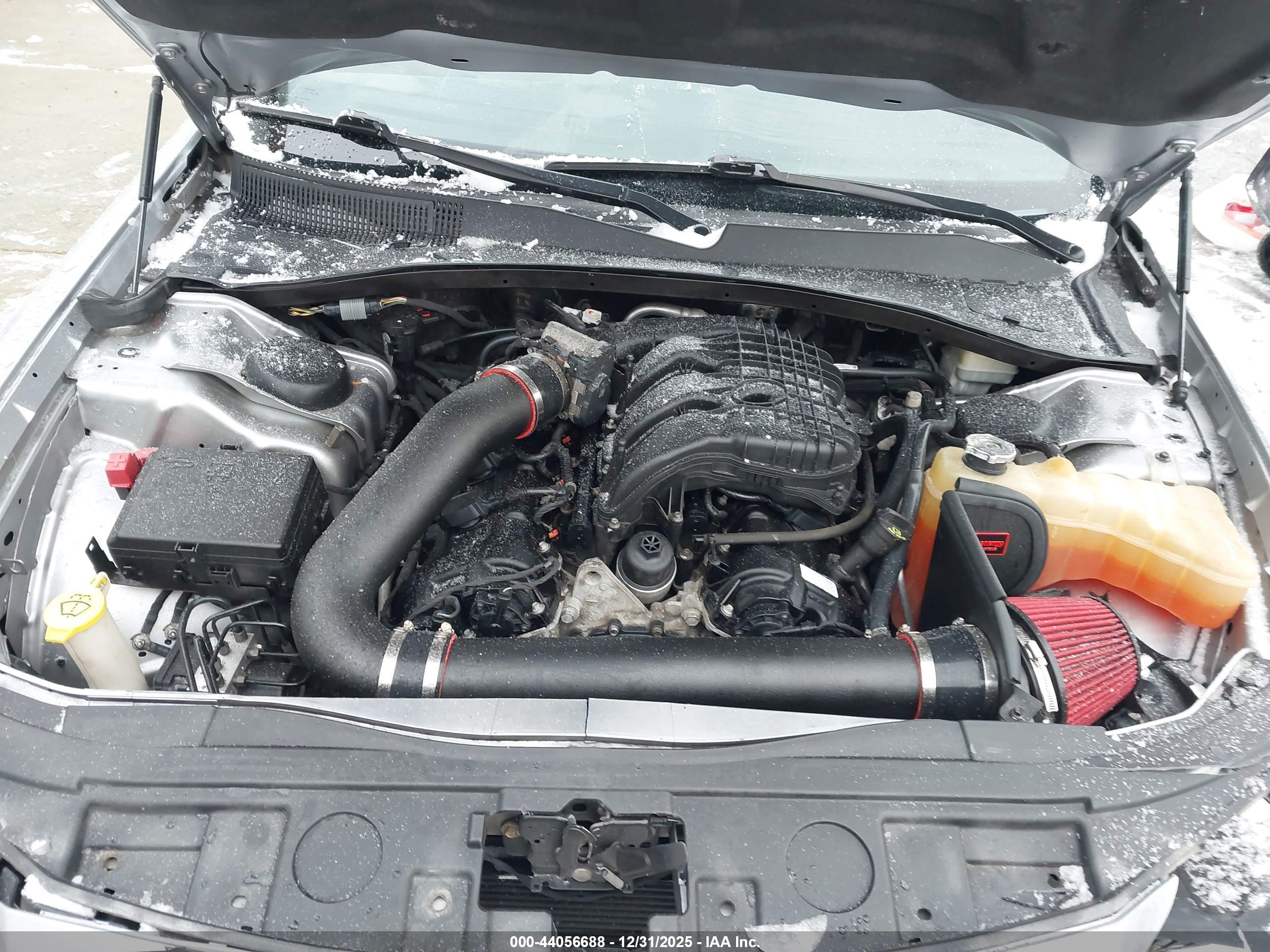 CHRYSLER 300 image 10