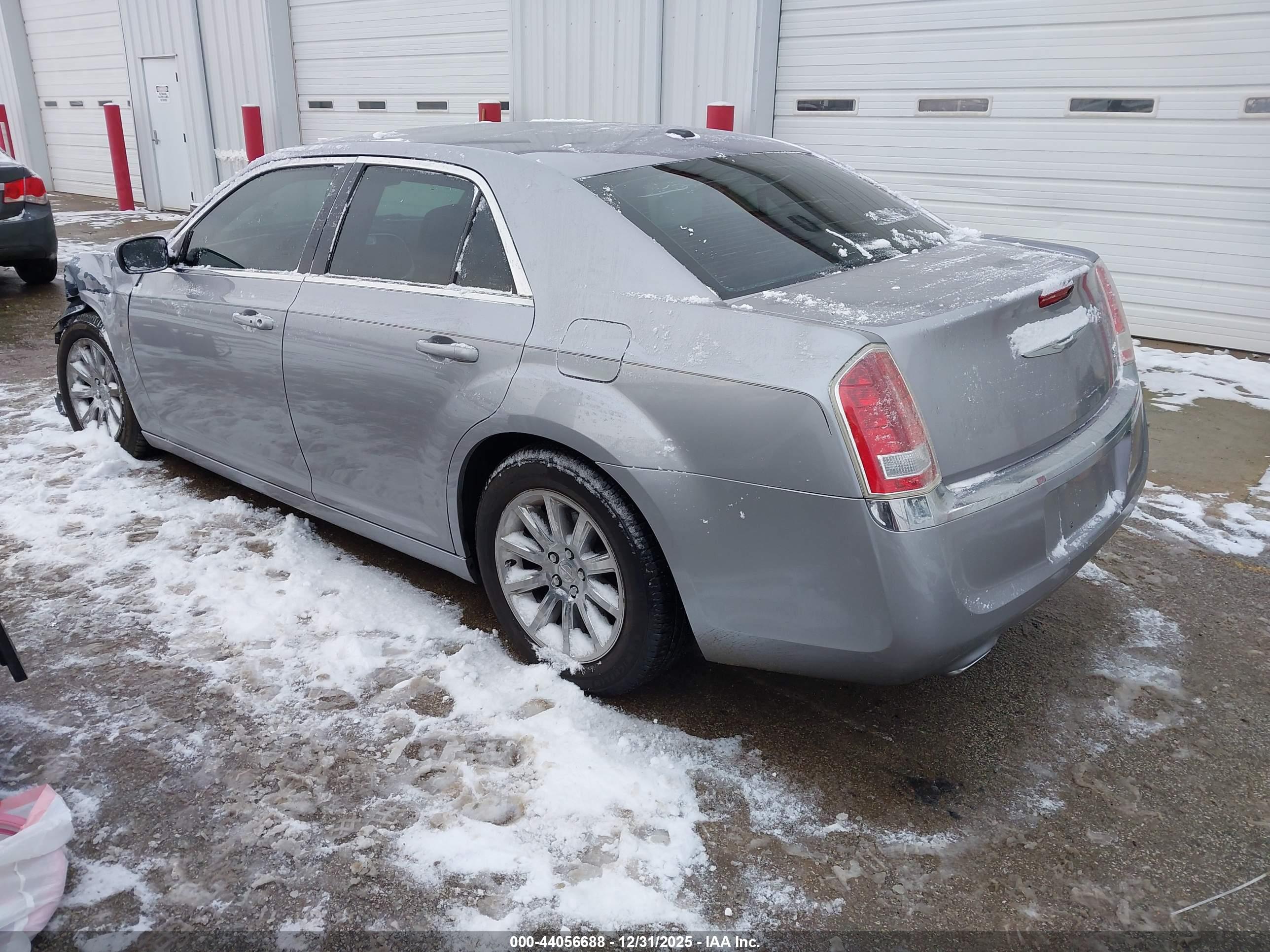CHRYSLER 300 image 3