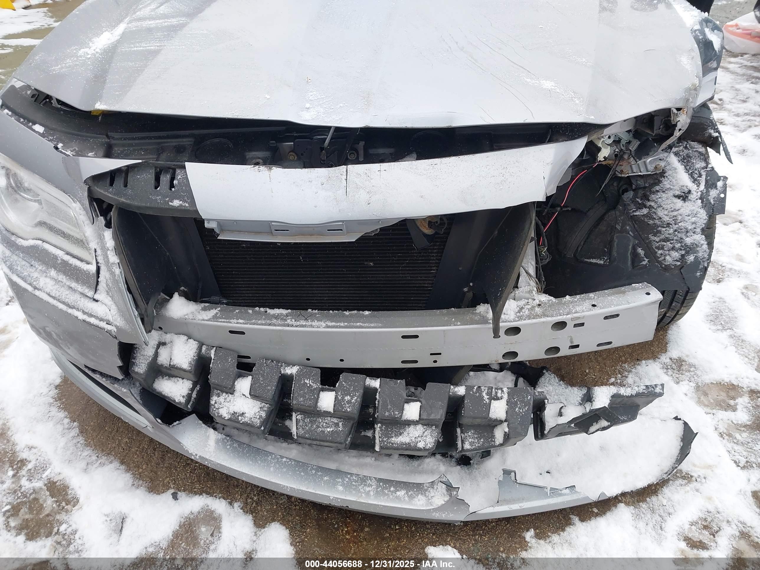 CHRYSLER 300 image 6