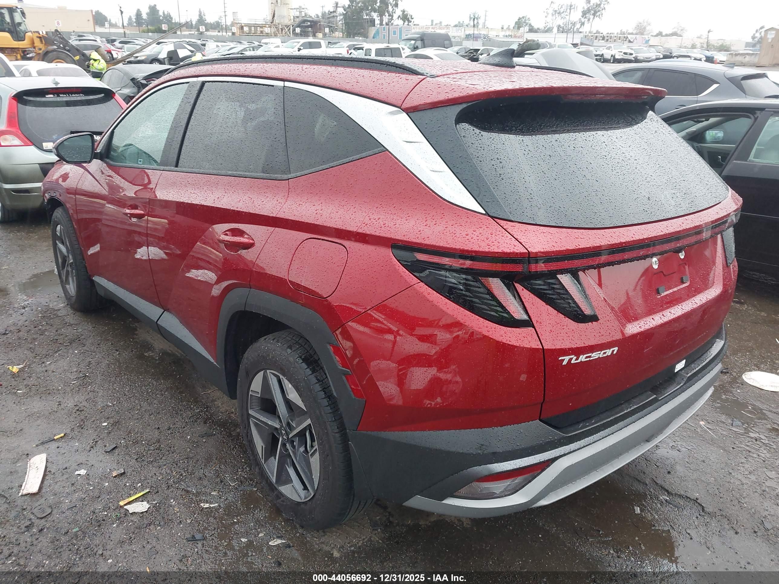 HYUNDAI TUCSON image 3