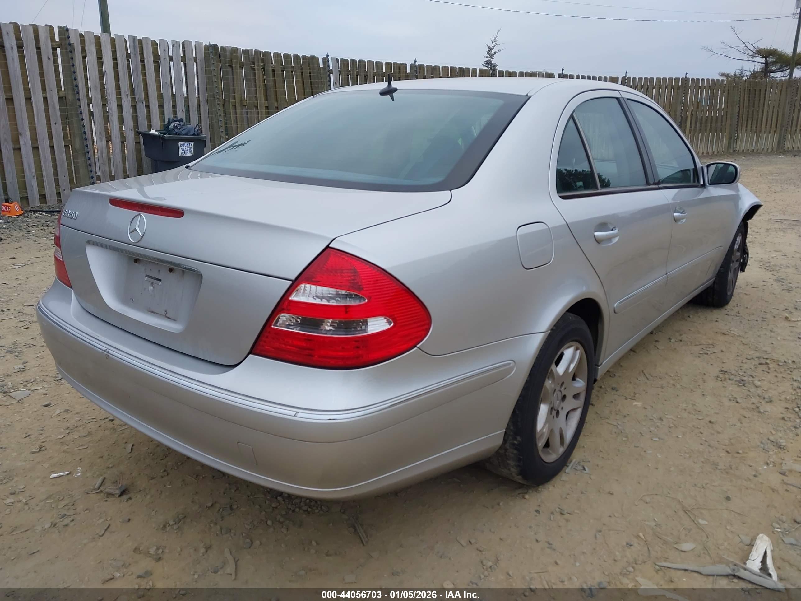 MERCEDES-BENZ E image 4
