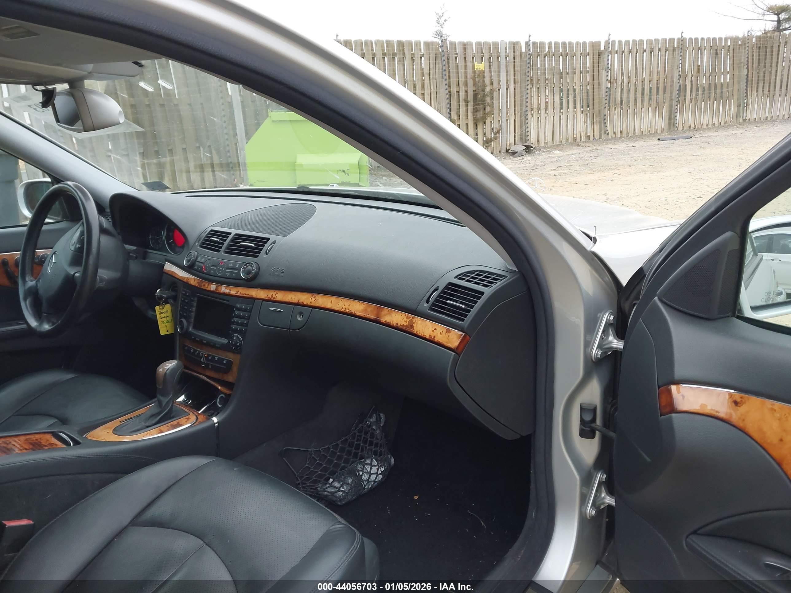 MERCEDES-BENZ E image 5