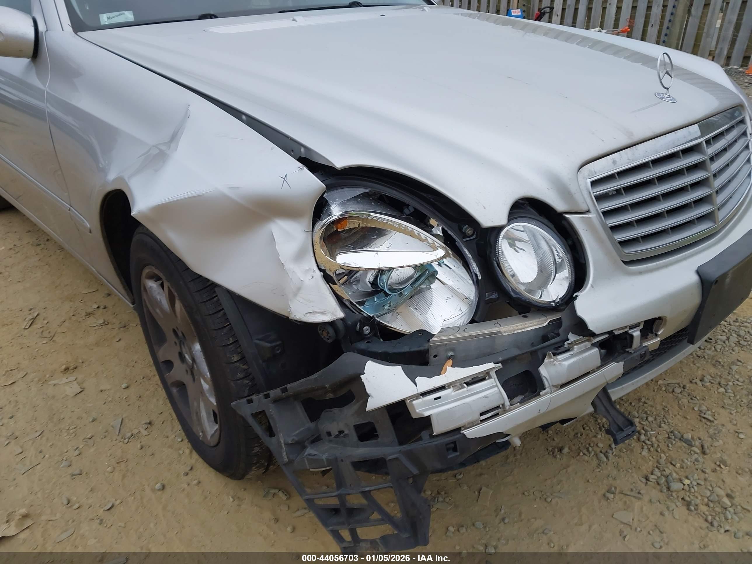 MERCEDES-BENZ E image 6