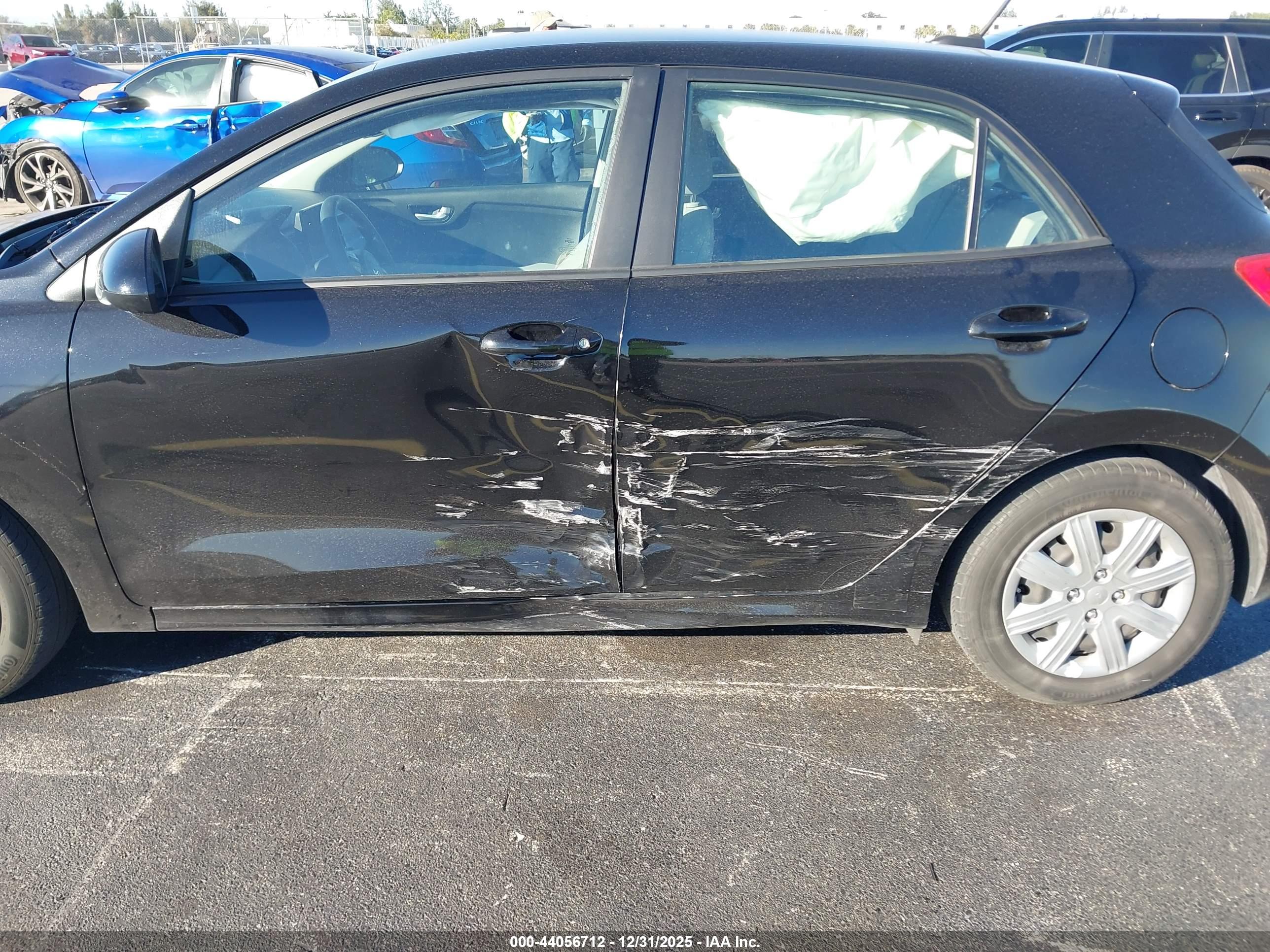 KIA RIO image 6