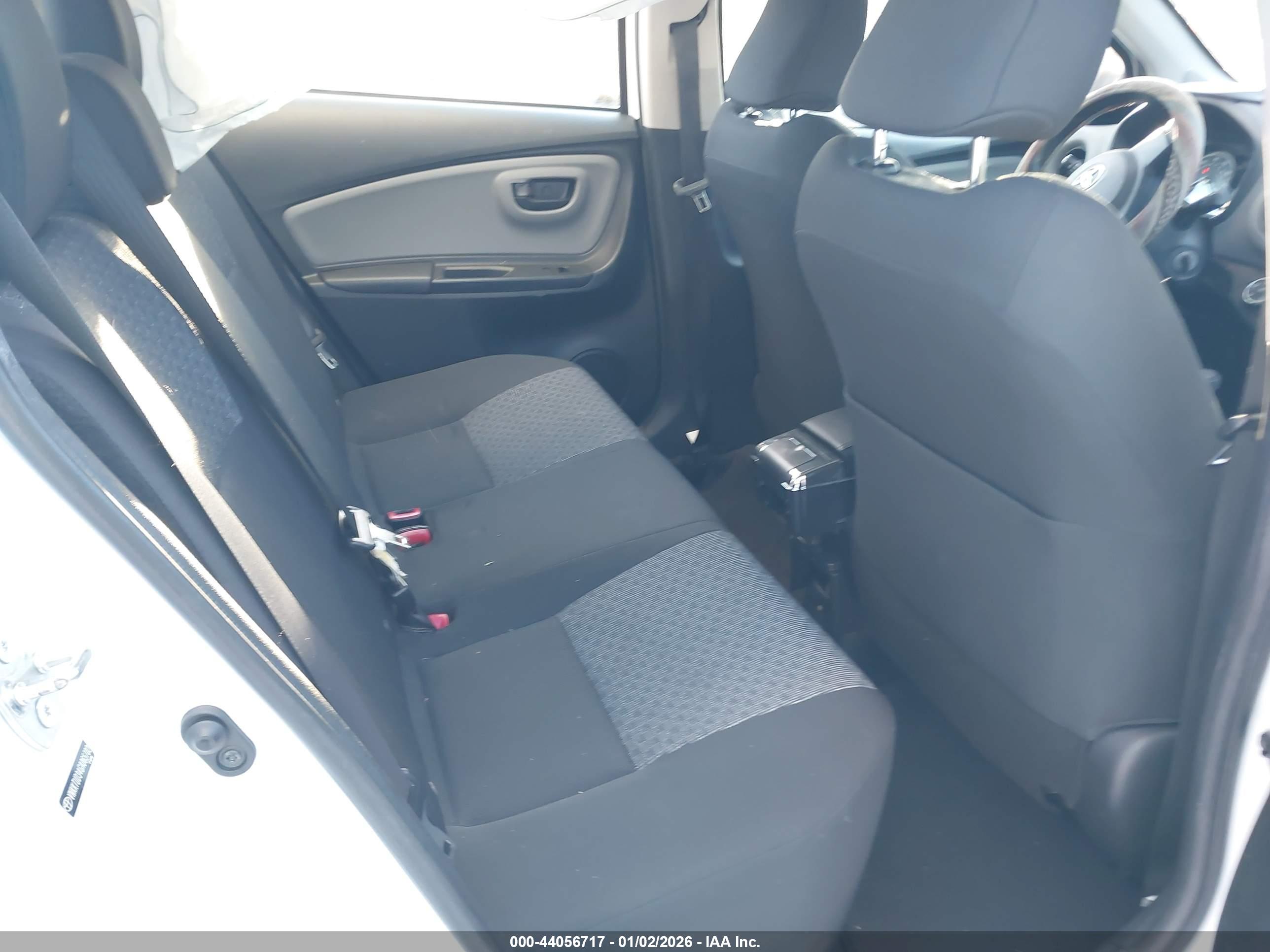 TOYOTA YARIS image 8
