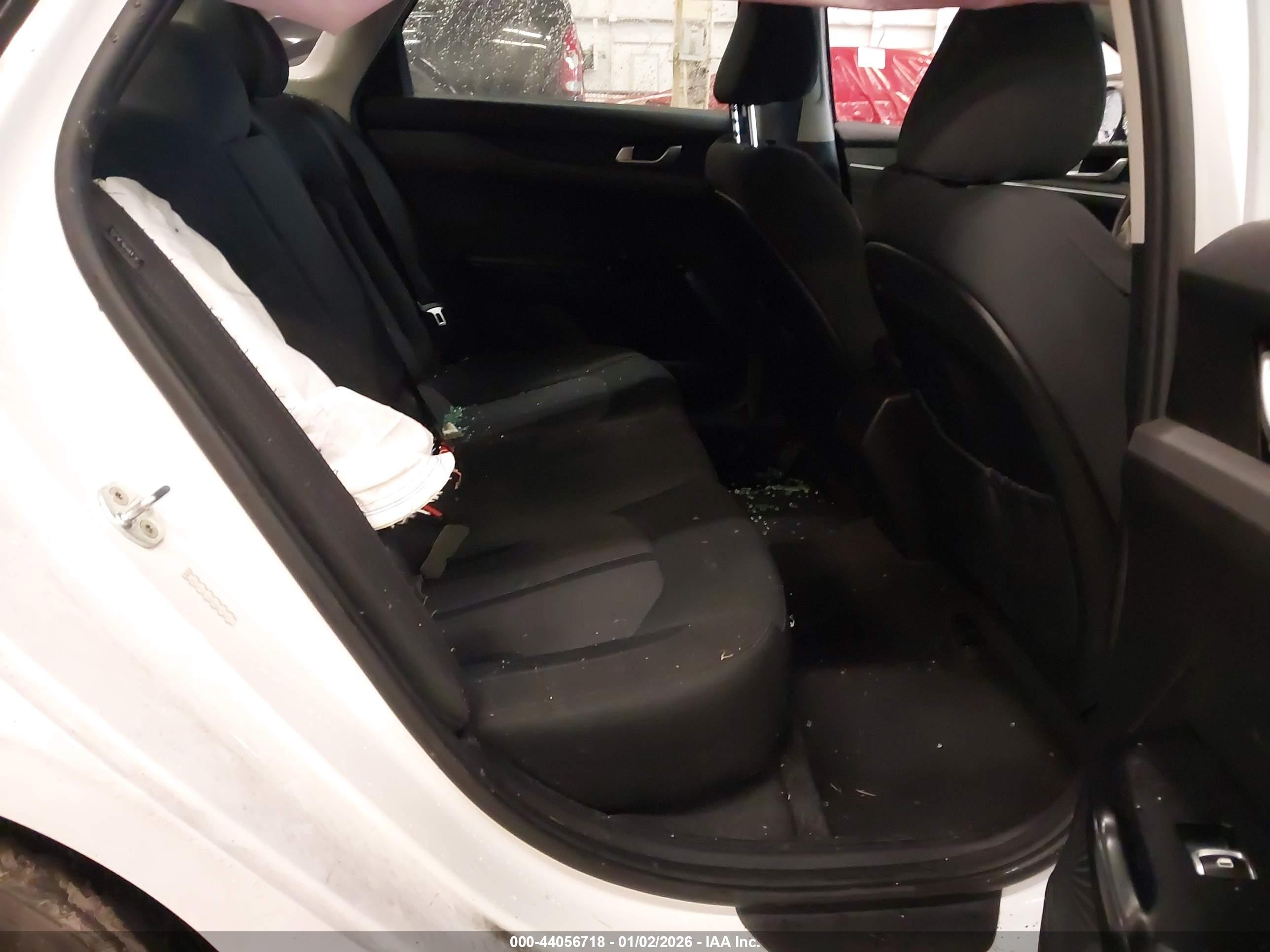 KIA K5 image 8