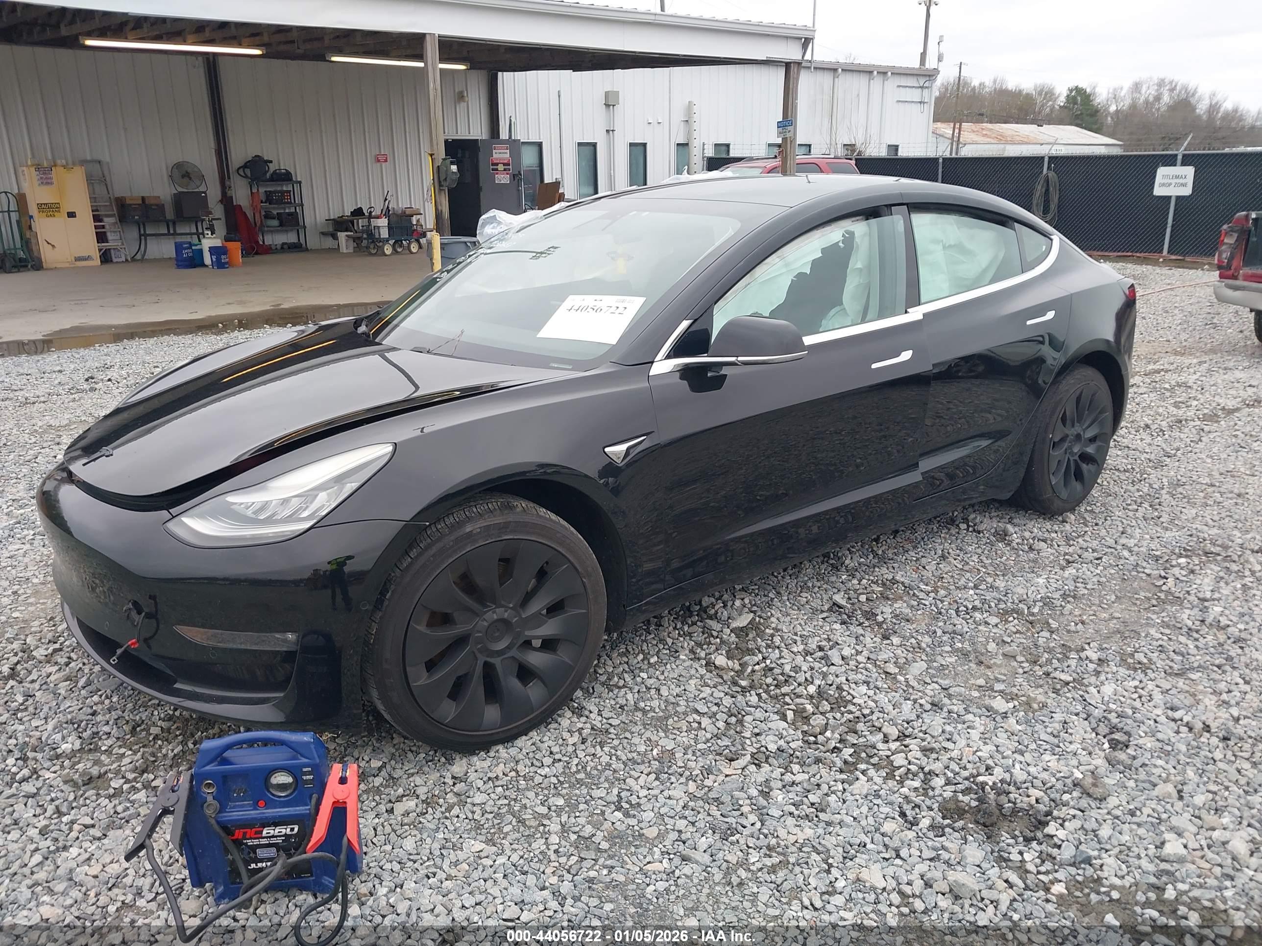TESLA MODEL image 2